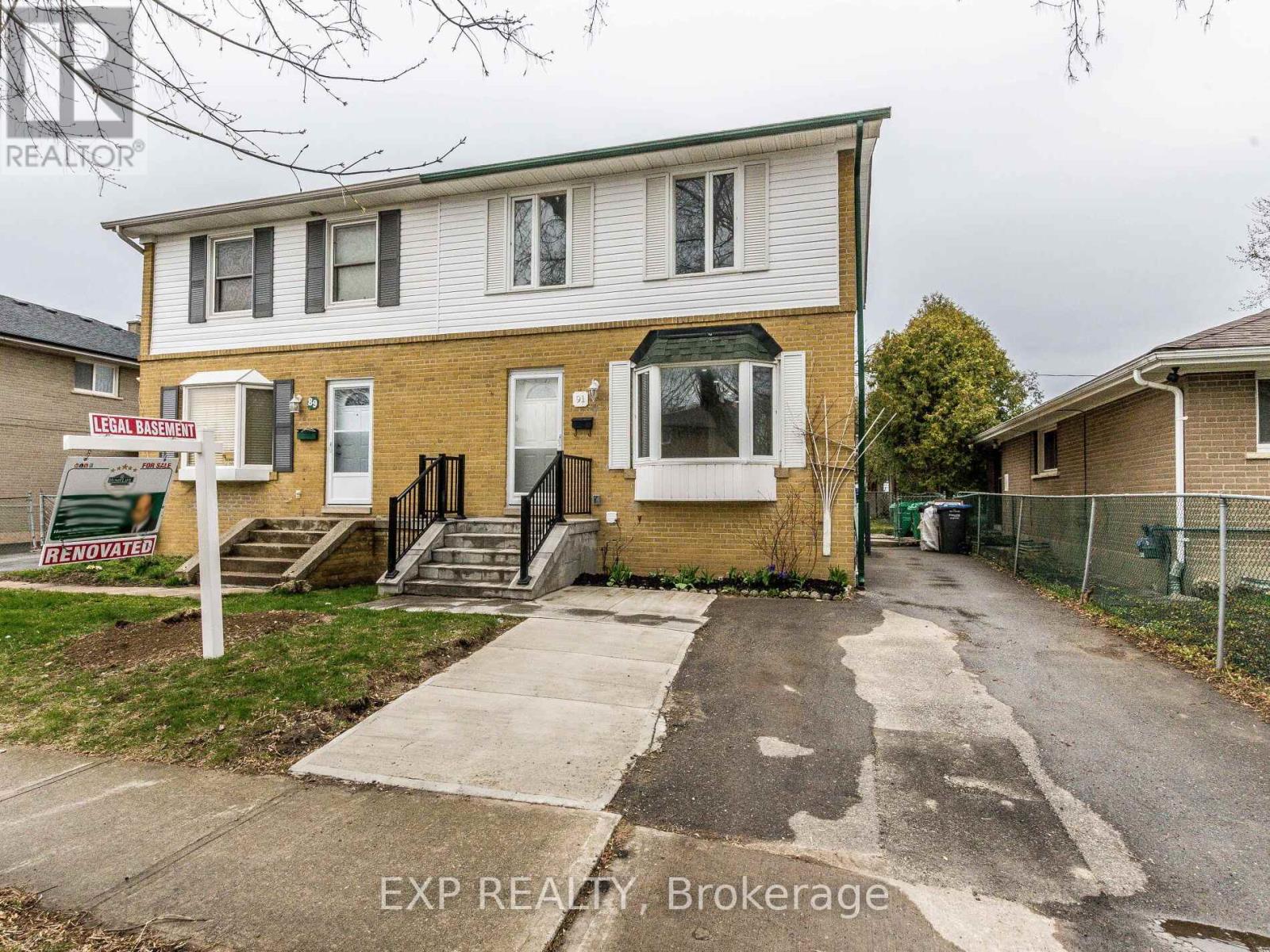 BASEMENT APARTMENT - 91 CORBY CRESCENT, Brampton (Brampton South)