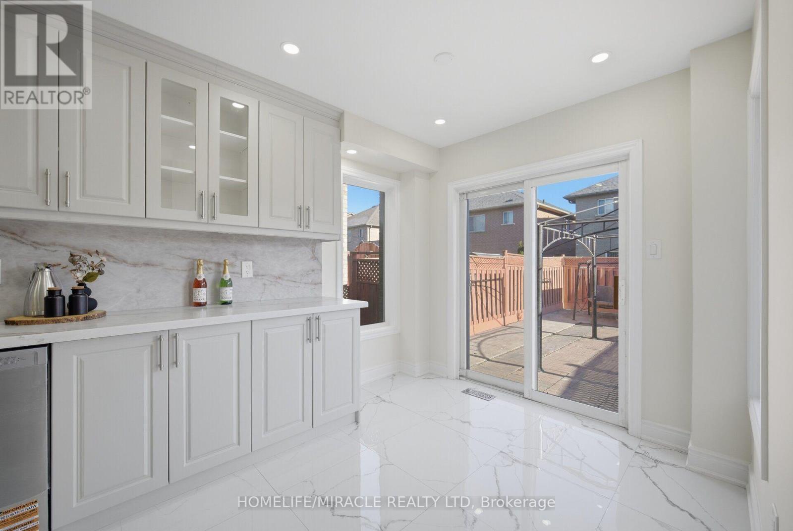 33 Ridgefield Court, Brampton, ON photo 15