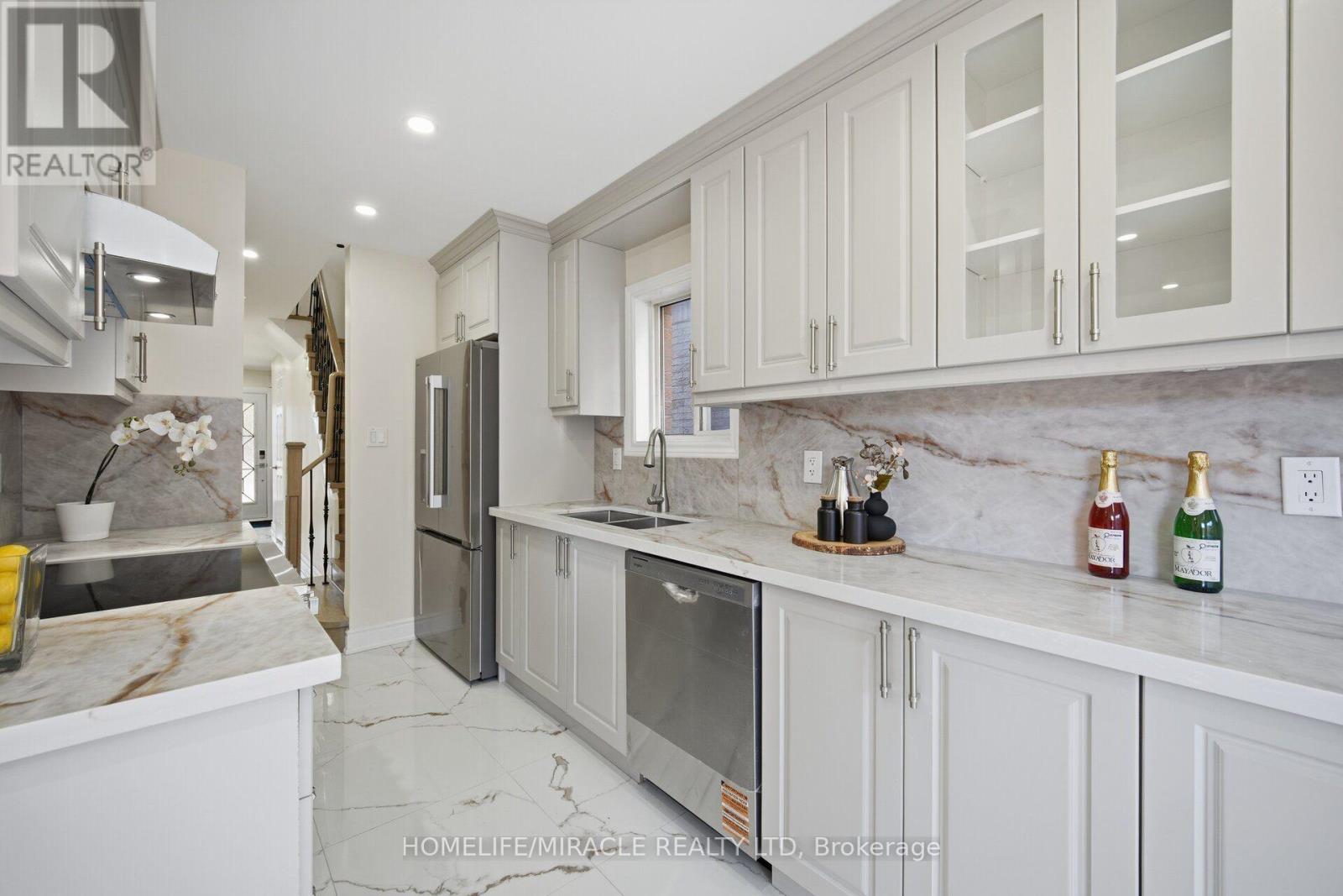 33 Ridgefield Court, Brampton, ON photo 13