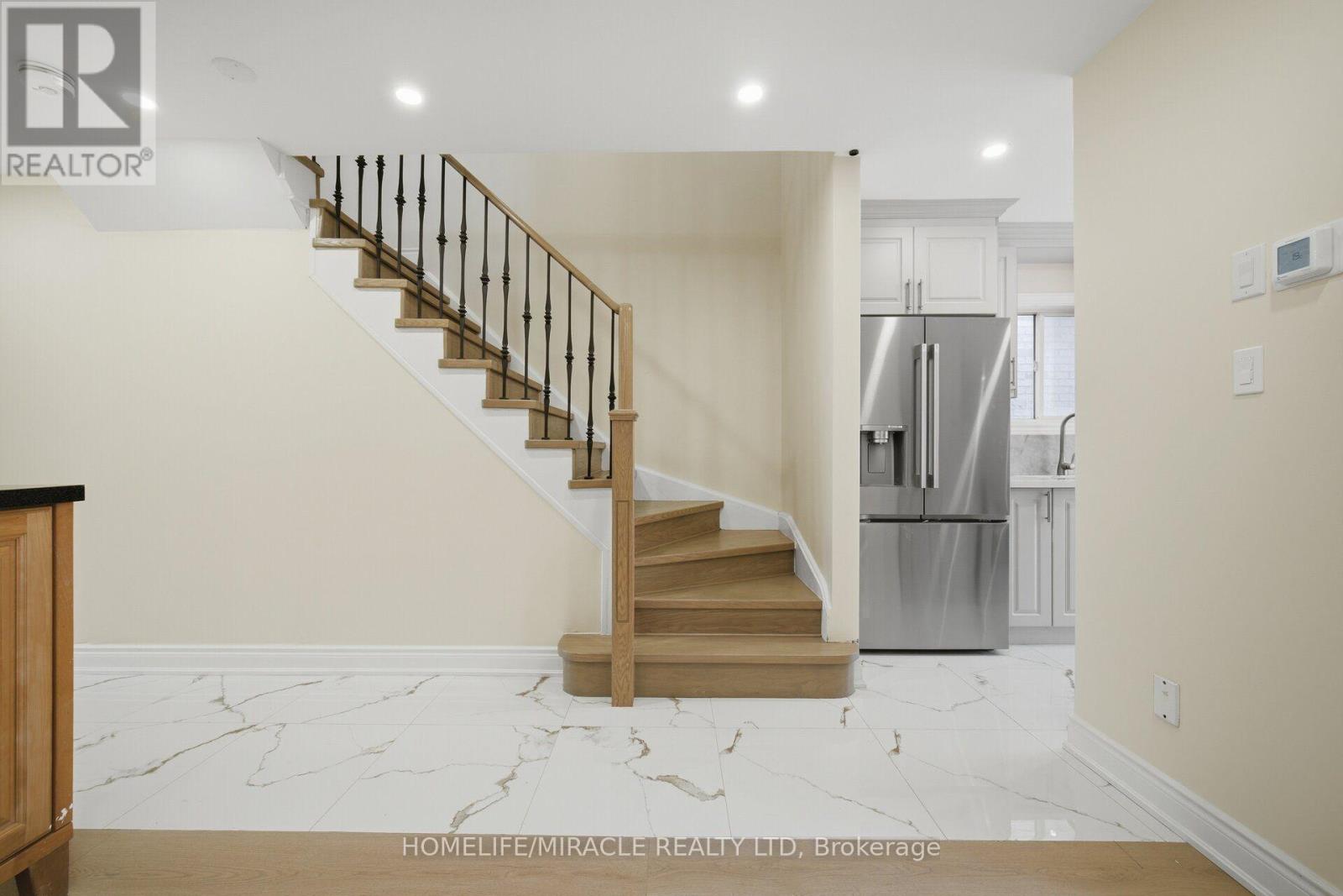 33 Ridgefield Court, Brampton, ON photo 18