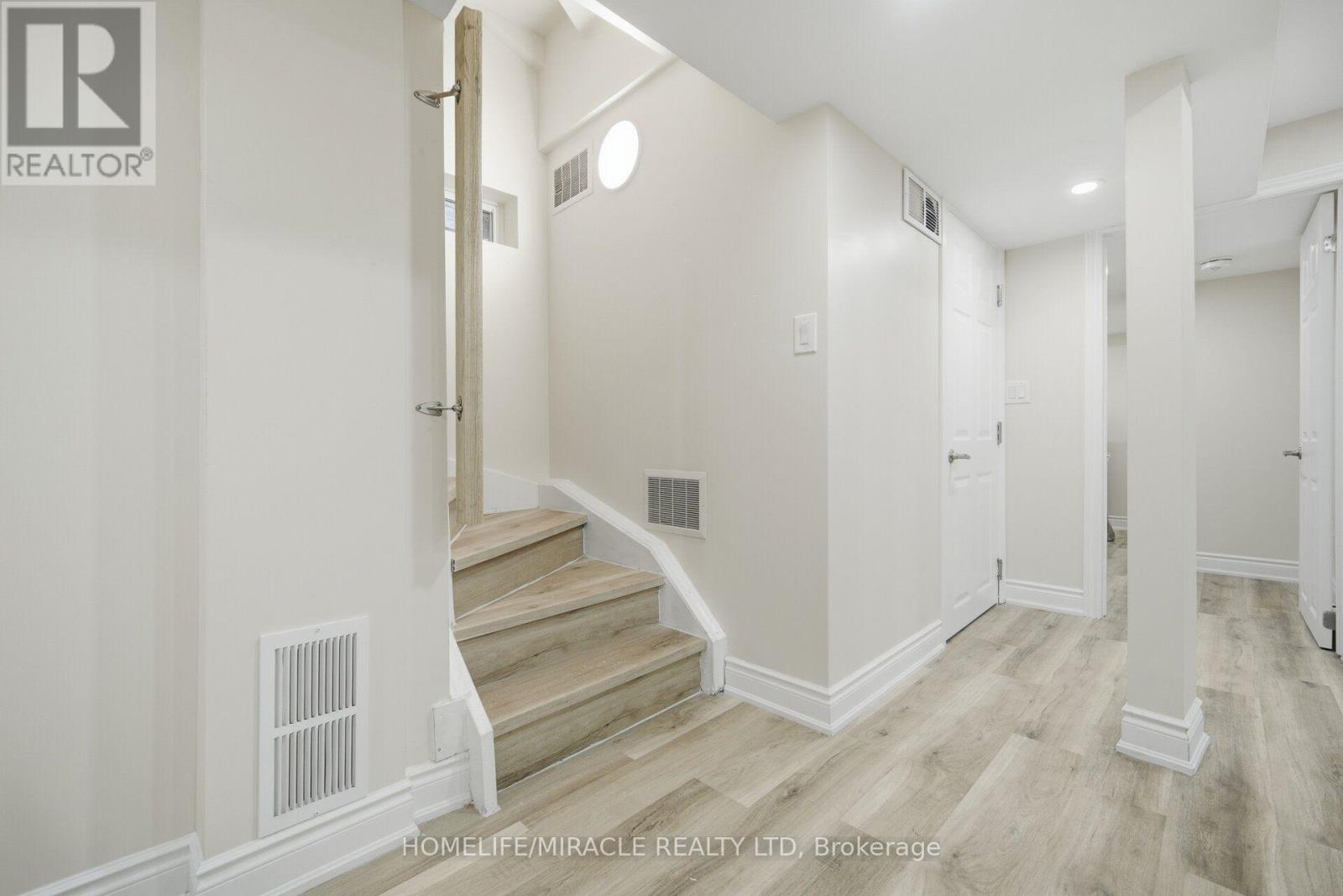 33 Ridgefield Court, Brampton, ON photo 34