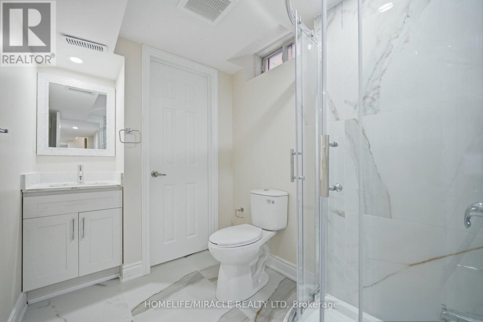 33 Ridgefield Court, Brampton, ON photo 42