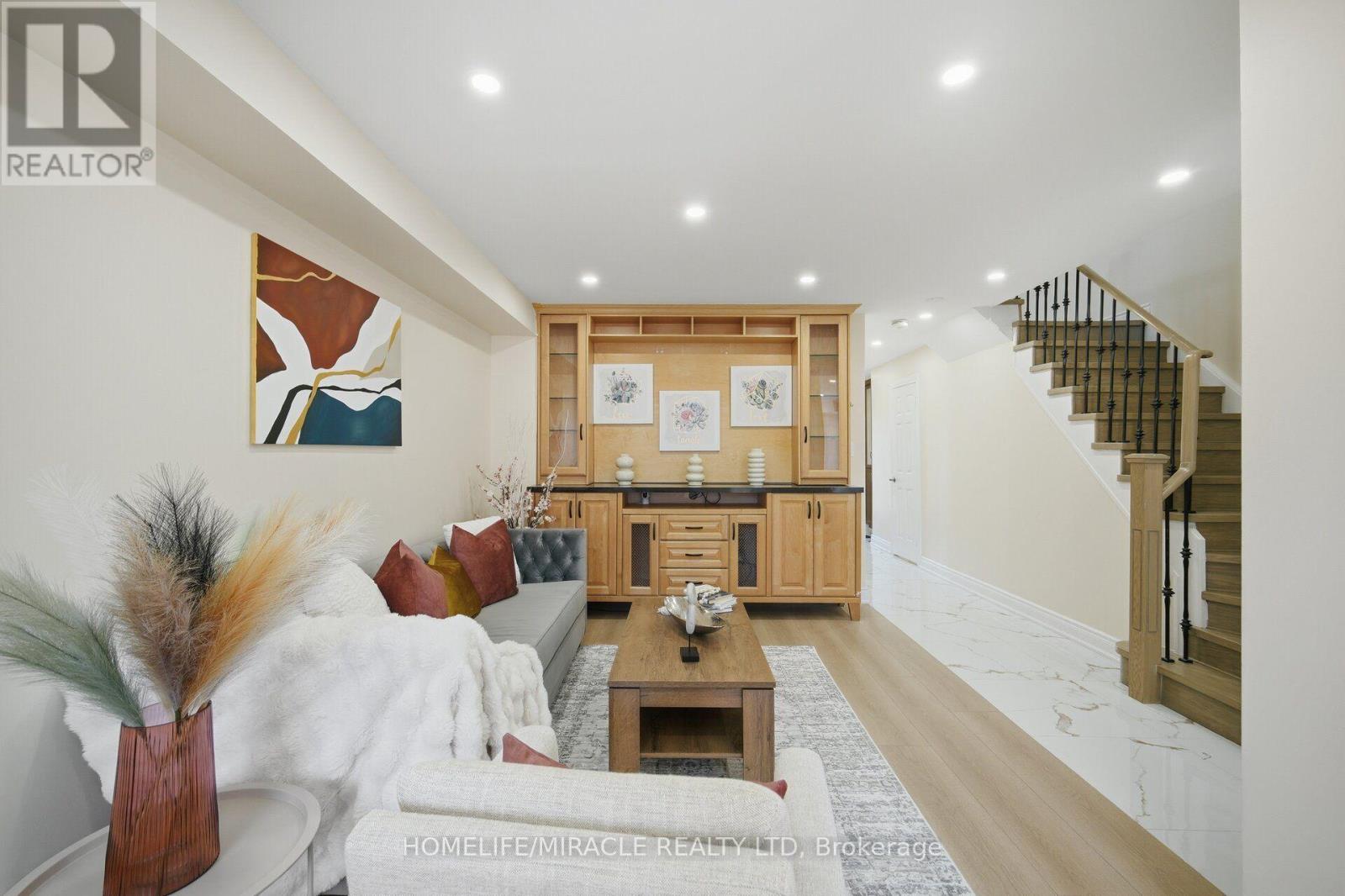 33 Ridgefield Court, Brampton, ON photo 8