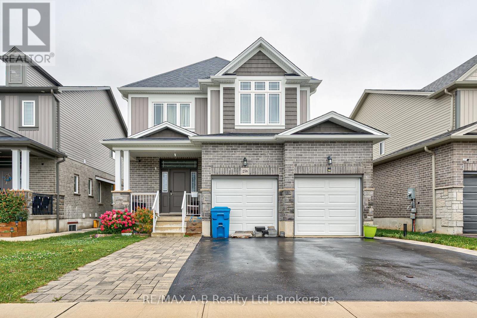 258 BRADSHAW DRIVE, Stratford