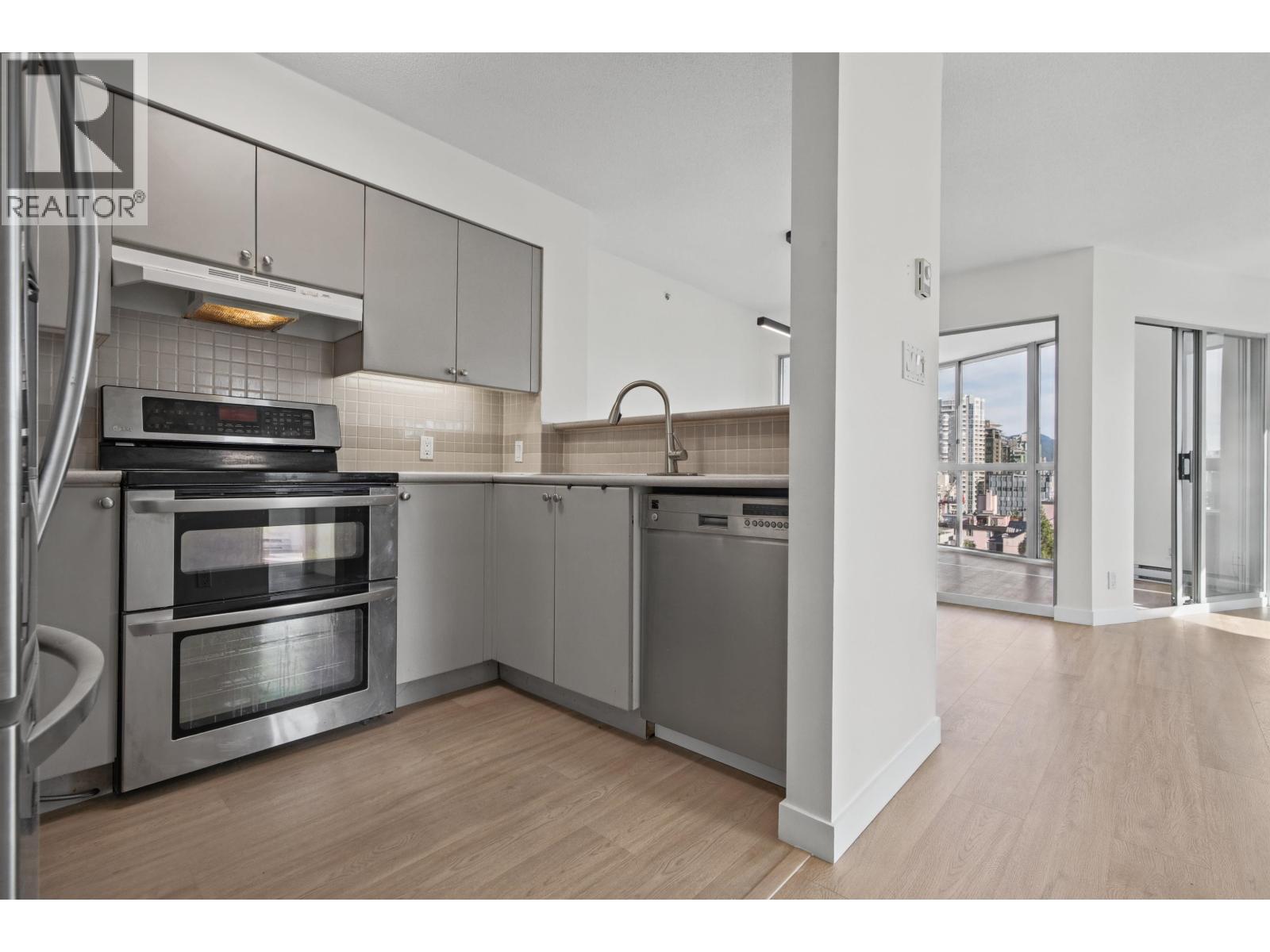Photo of 1503 1277 NELSON STREET 5
