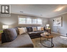 Living room - 398 Boyne Avenue, Listowel, ON N4W3K4 Photo 9