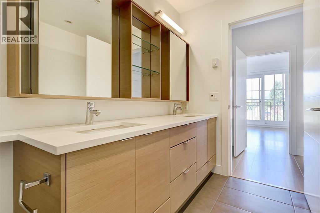 Photo of PH7 2528 COLLINGWOOD STREET 23