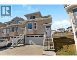 82 Country Hills Gardens NW, Calgary — photo 2