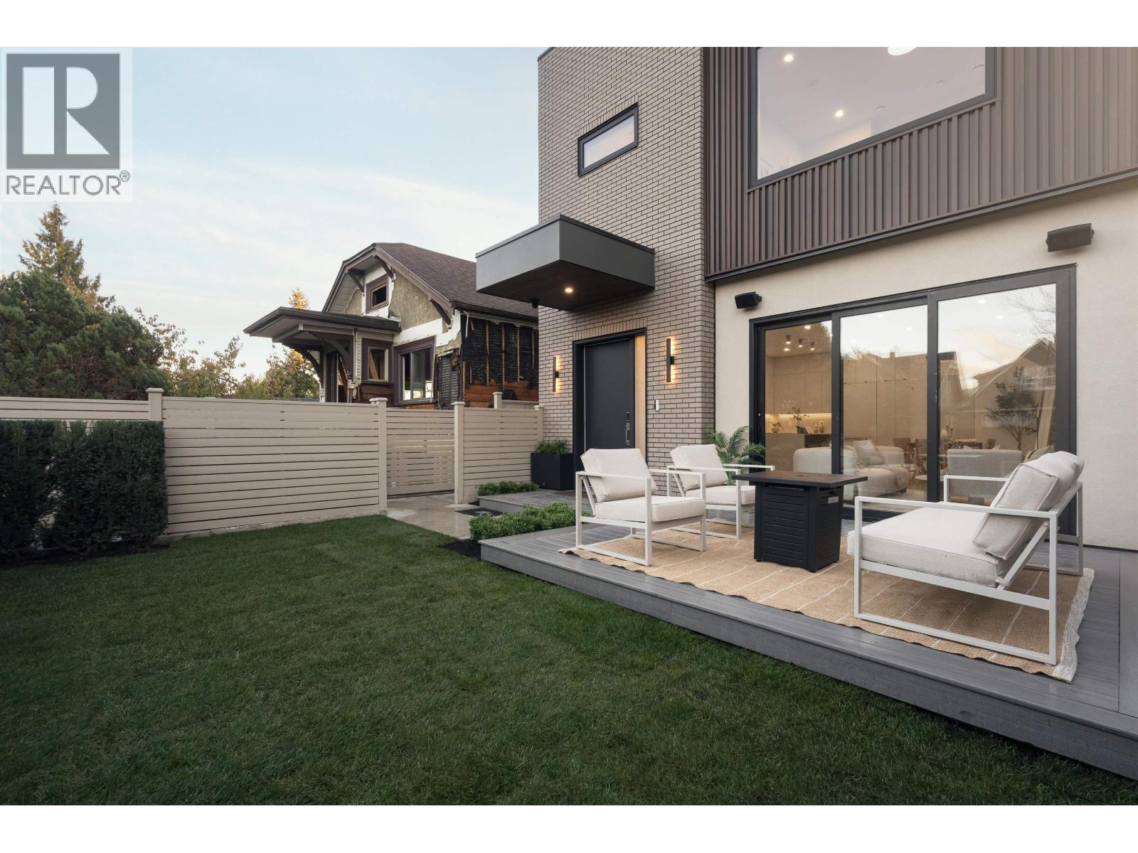 1 882 E 13 AVENUE, Vancouver - Image 1