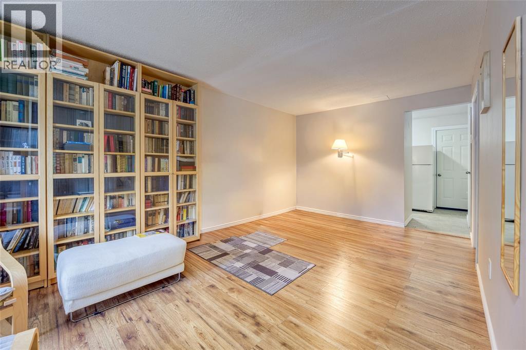 #13 243 HAMPTON AVENUE - 4