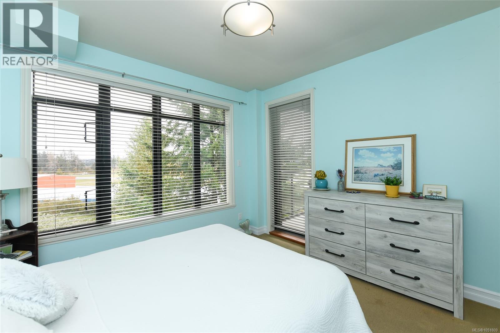 322 2300 Mansfield Dr, Courtenay - Image 1