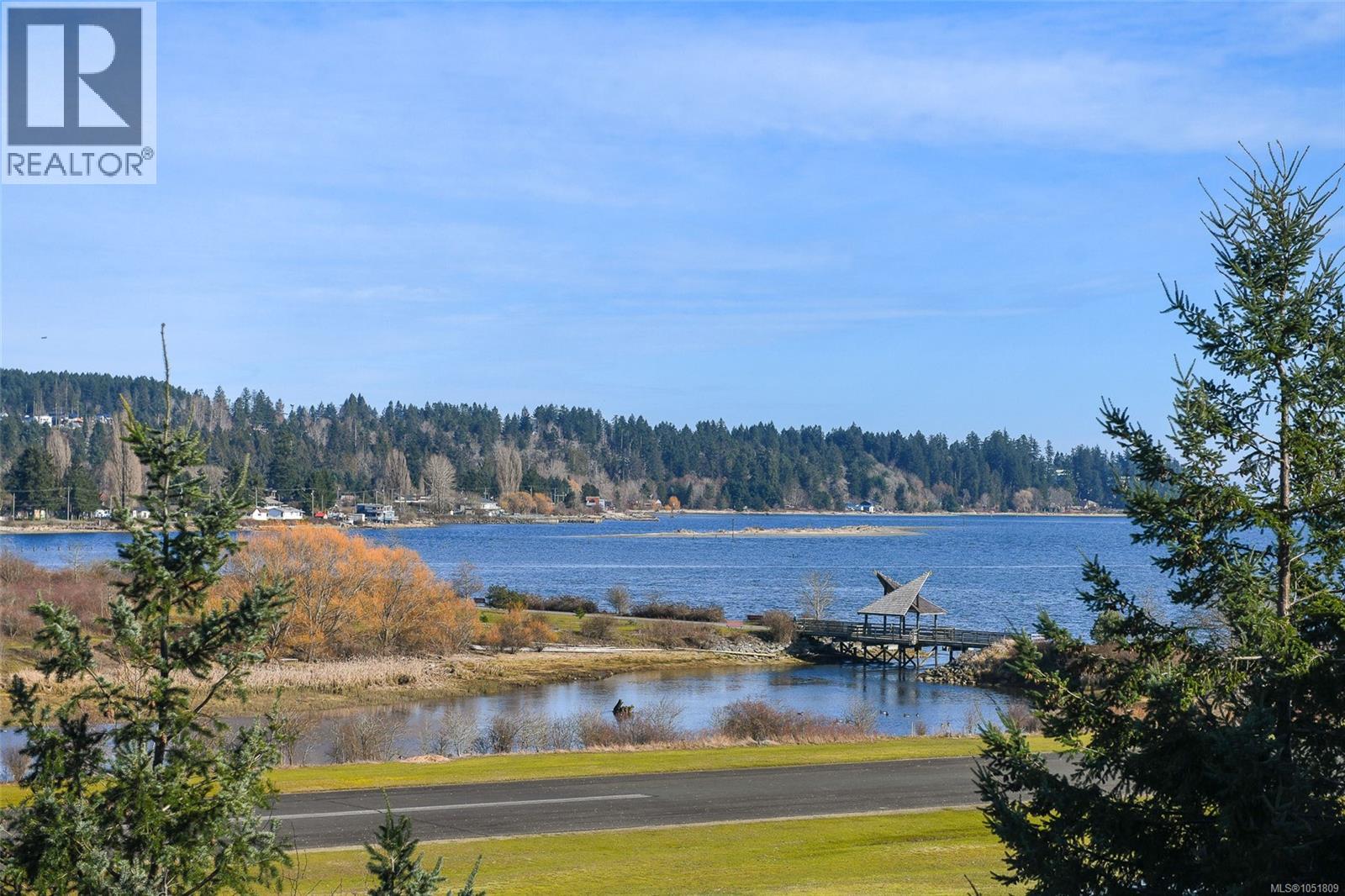 322 2300 Mansfield Dr, Courtenay - Image 1