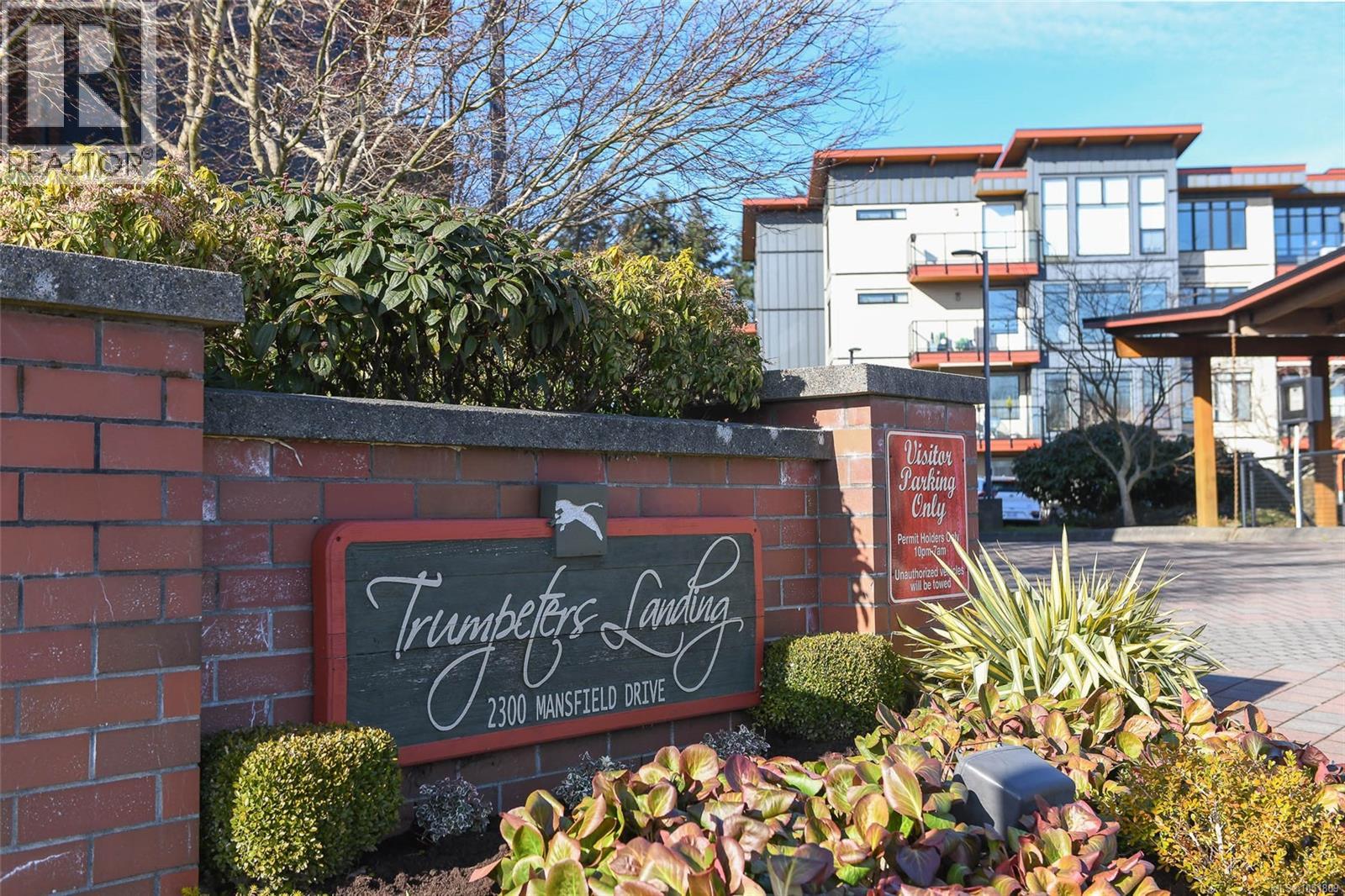322 2300 Mansfield Dr, Courtenay - Image 1
