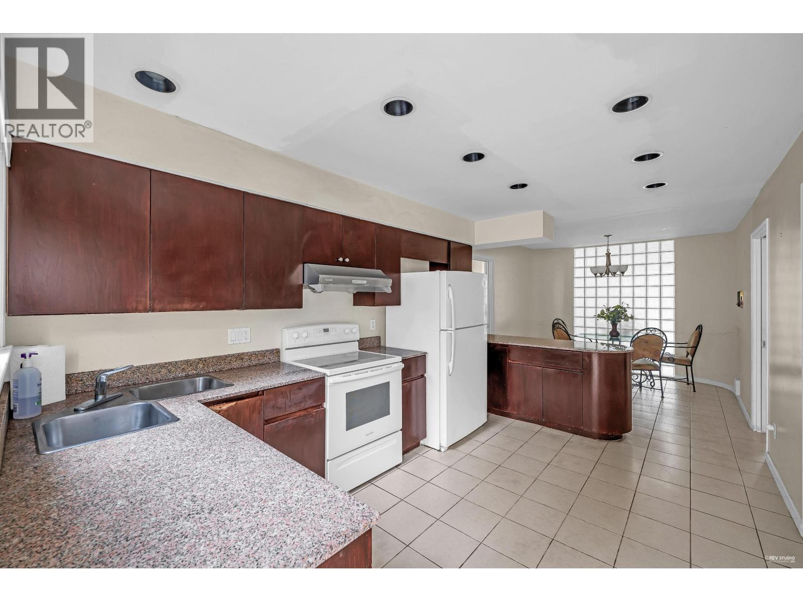 Photo of 1945 W 44TH AVENUE 6