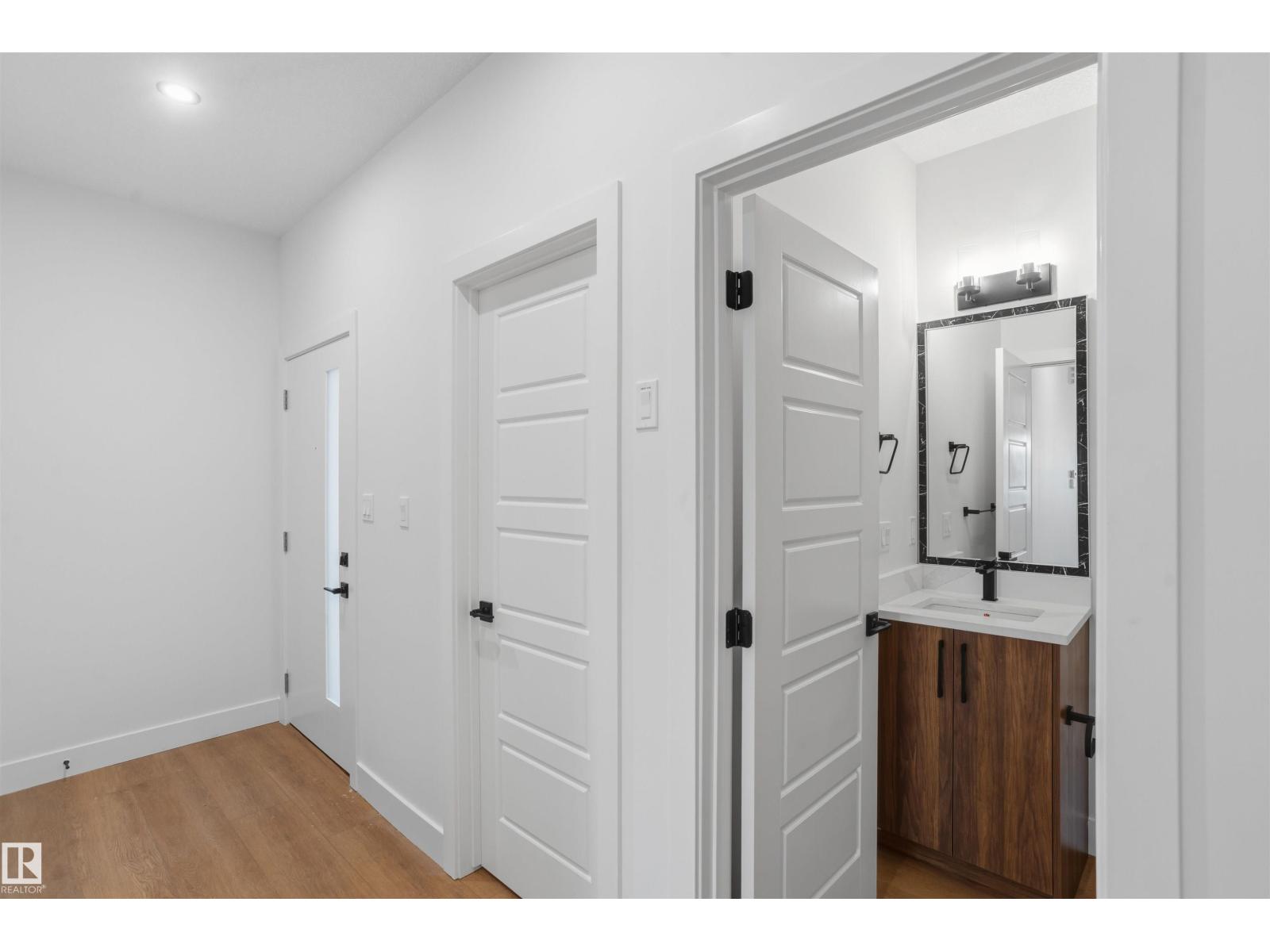 1790 Crossbill LO NW, Edmonton — photo 3