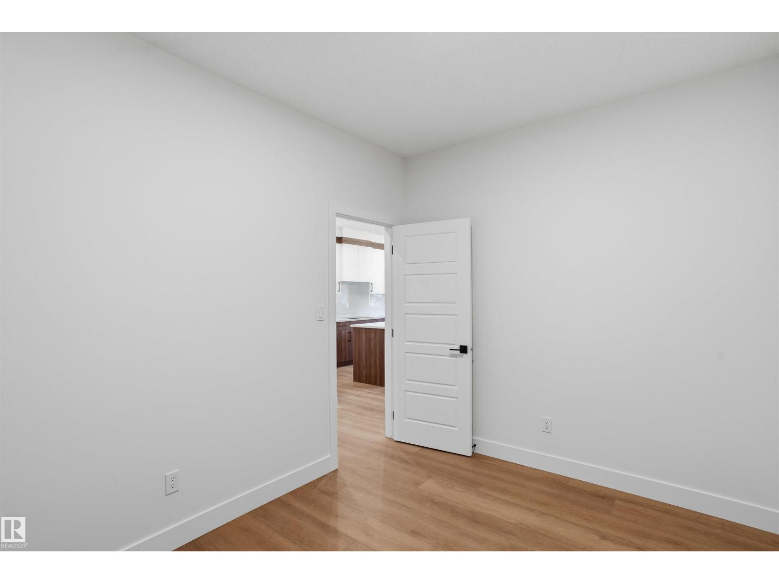 1790 Crossbill LO NW, Edmonton — photo 8