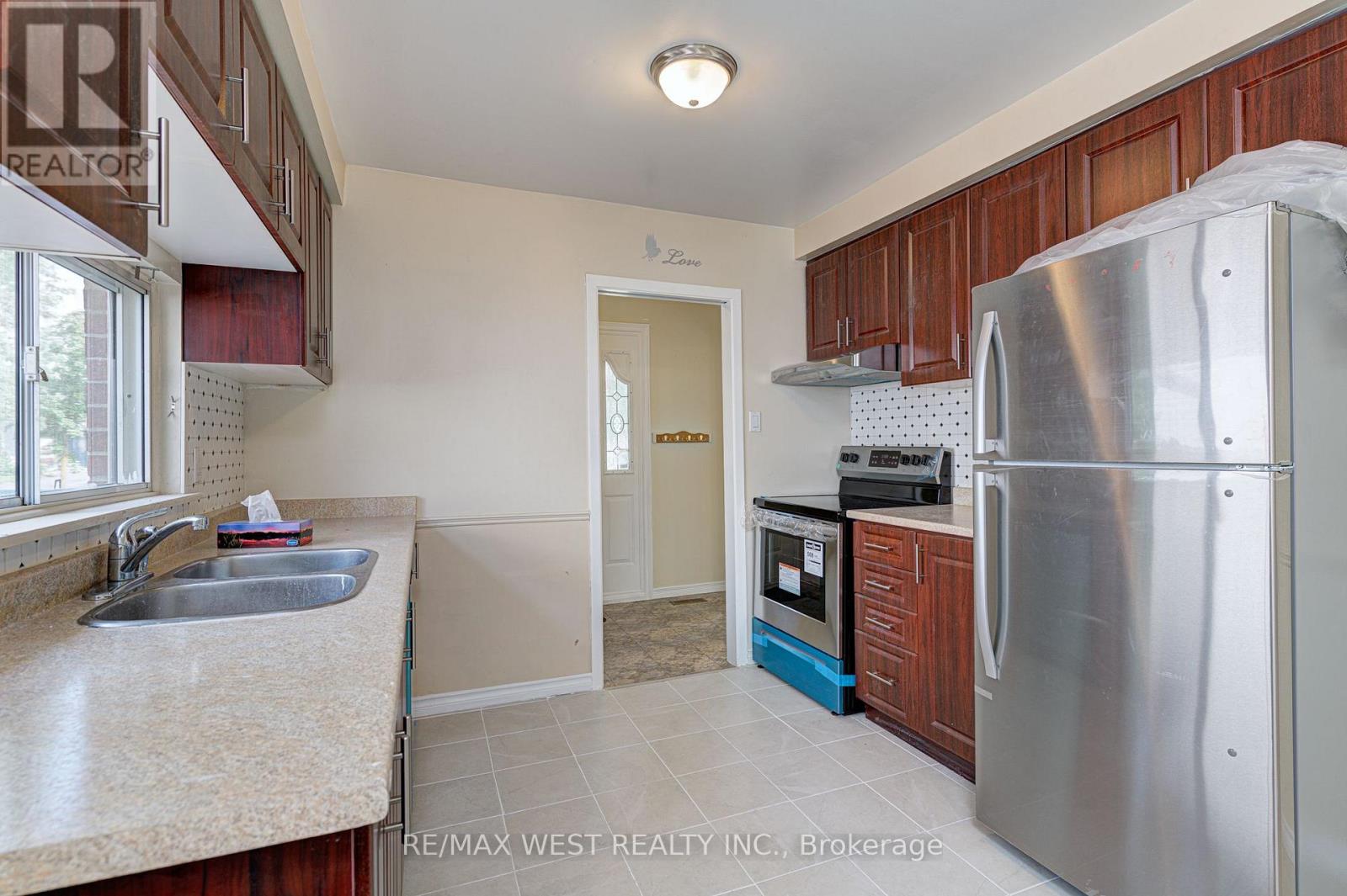 UPPER LVL - 18 GLENFOREST ROAD, Brampton (Northgate)