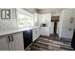 638 12a Street N, Lethbridge, AB T1H2J9 Photo 9