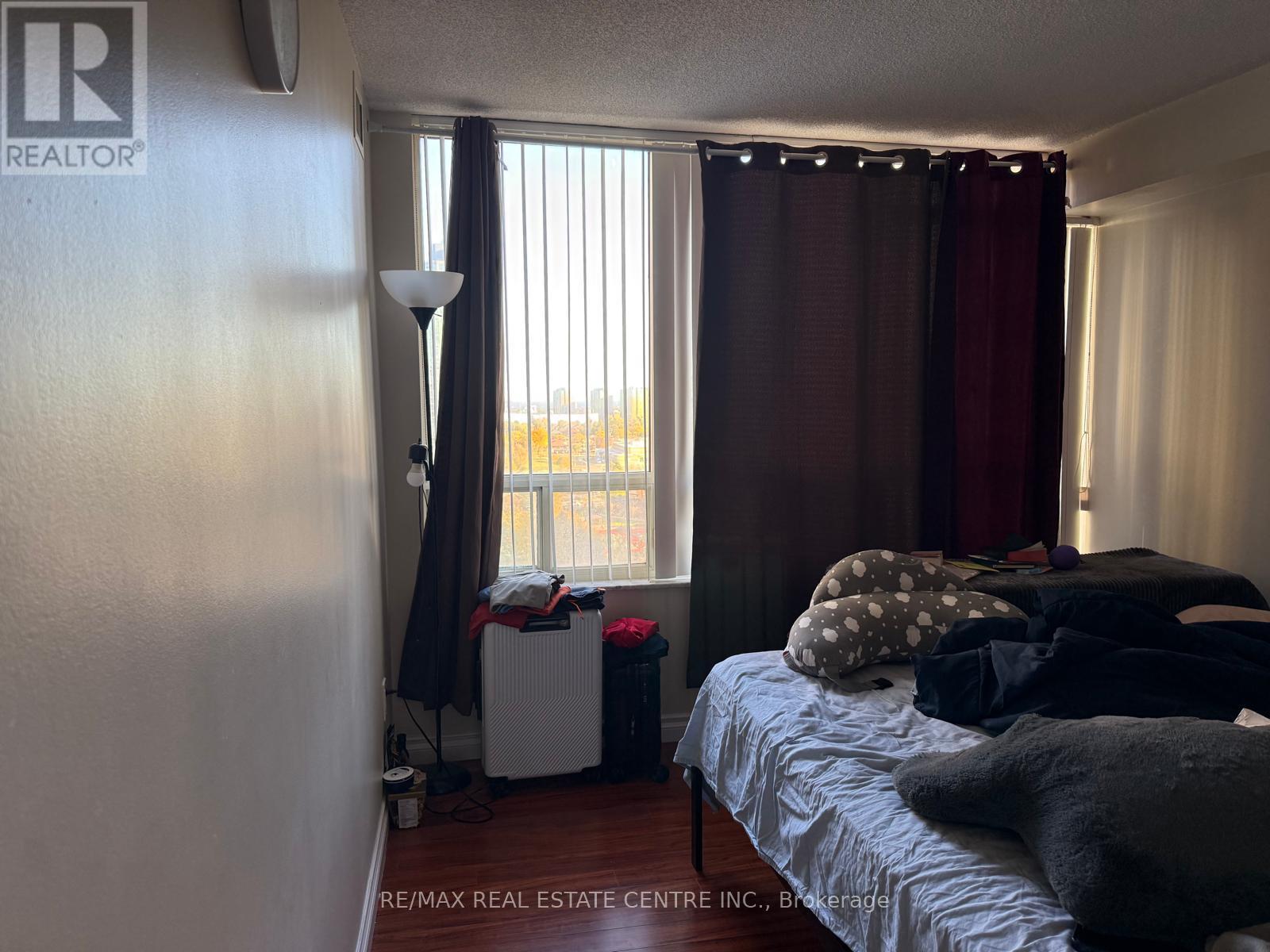 #1210 265 ENFIELD PLACE - 10