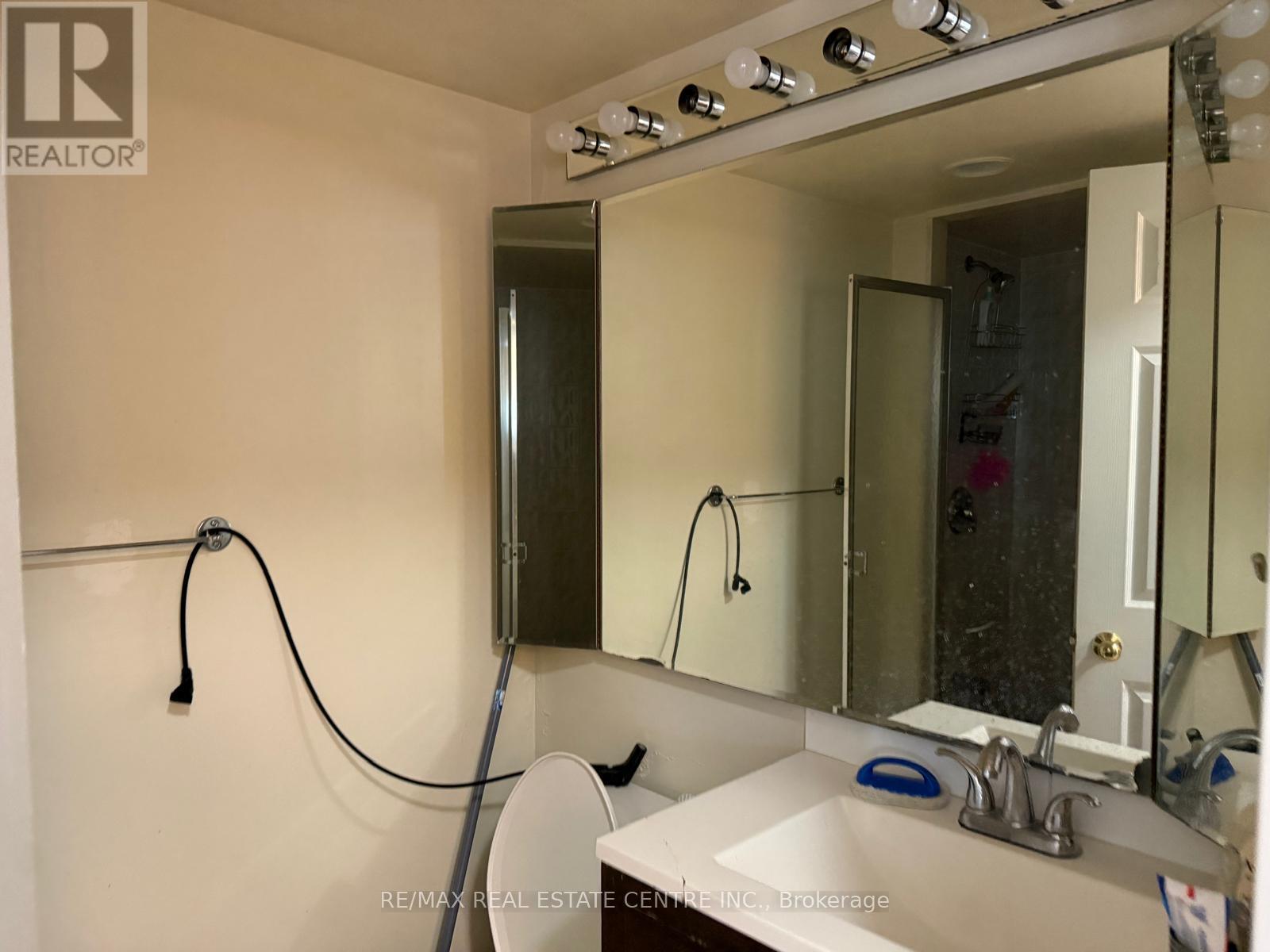 #1210 265 ENFIELD PLACE - 5