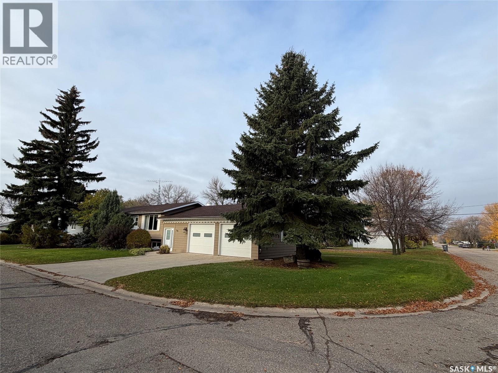 304 1st STREET E, Carnduff
