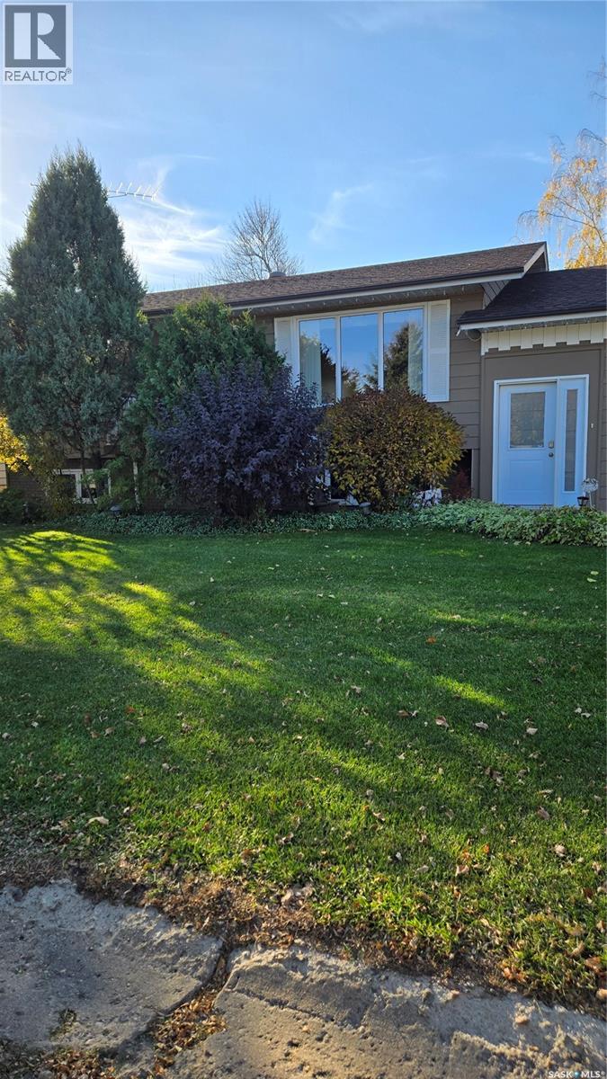 304 1st STREET E, Carnduff — photo 2