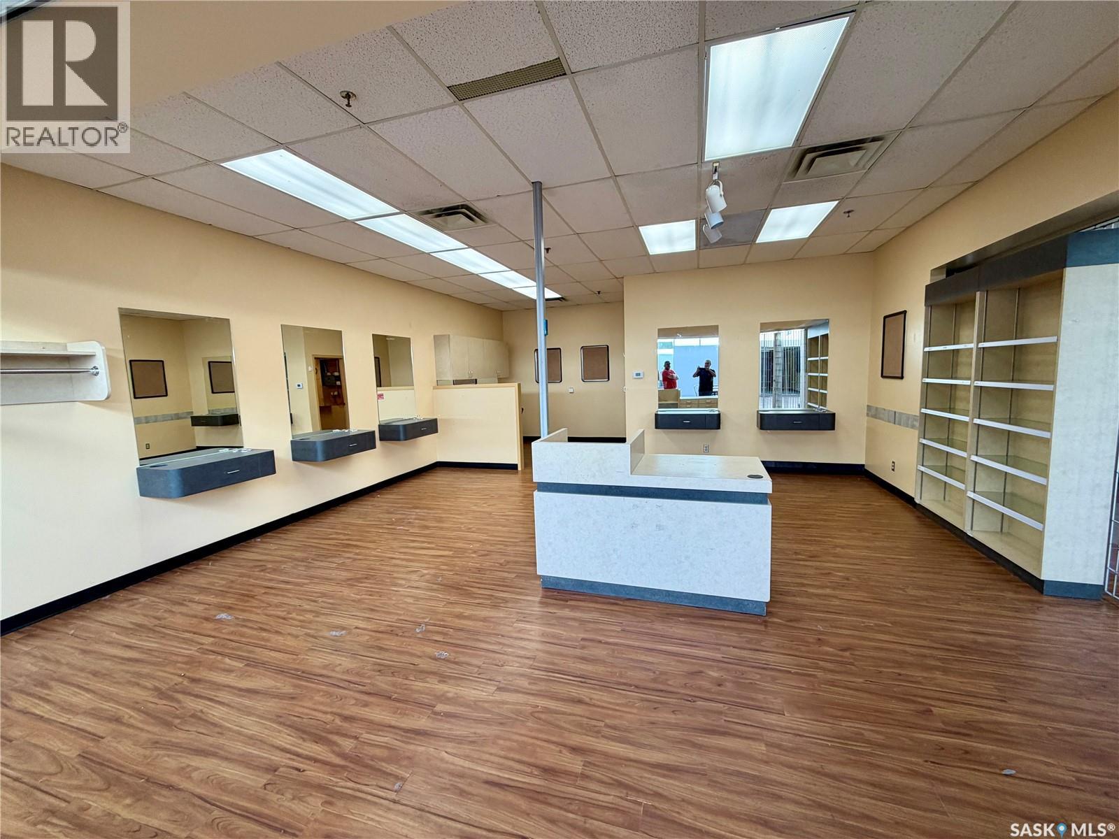 121 01 Springs DRIVE, Swift Current — photo 2