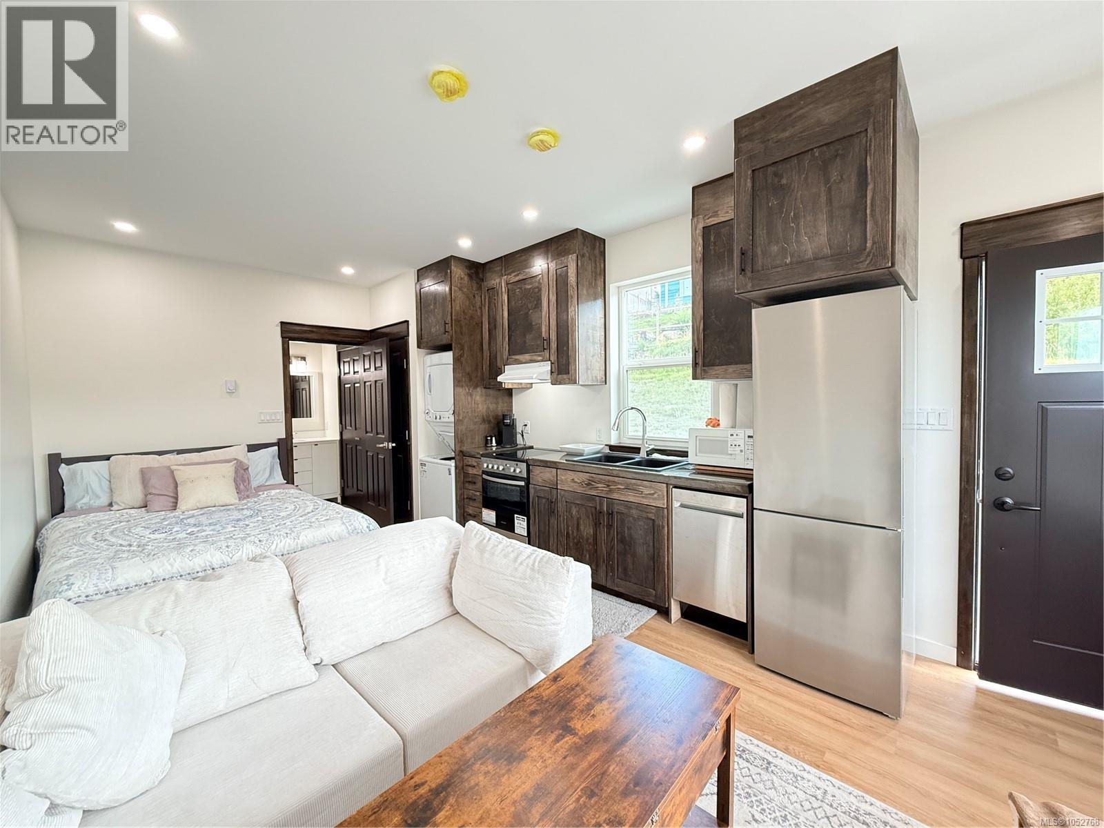 2071 Pioneer Hill Dr - 24