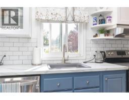 Ensuite - 30 7583 Central Saanich Rd, Central Saanich, BC V8M2B6 Photo 8