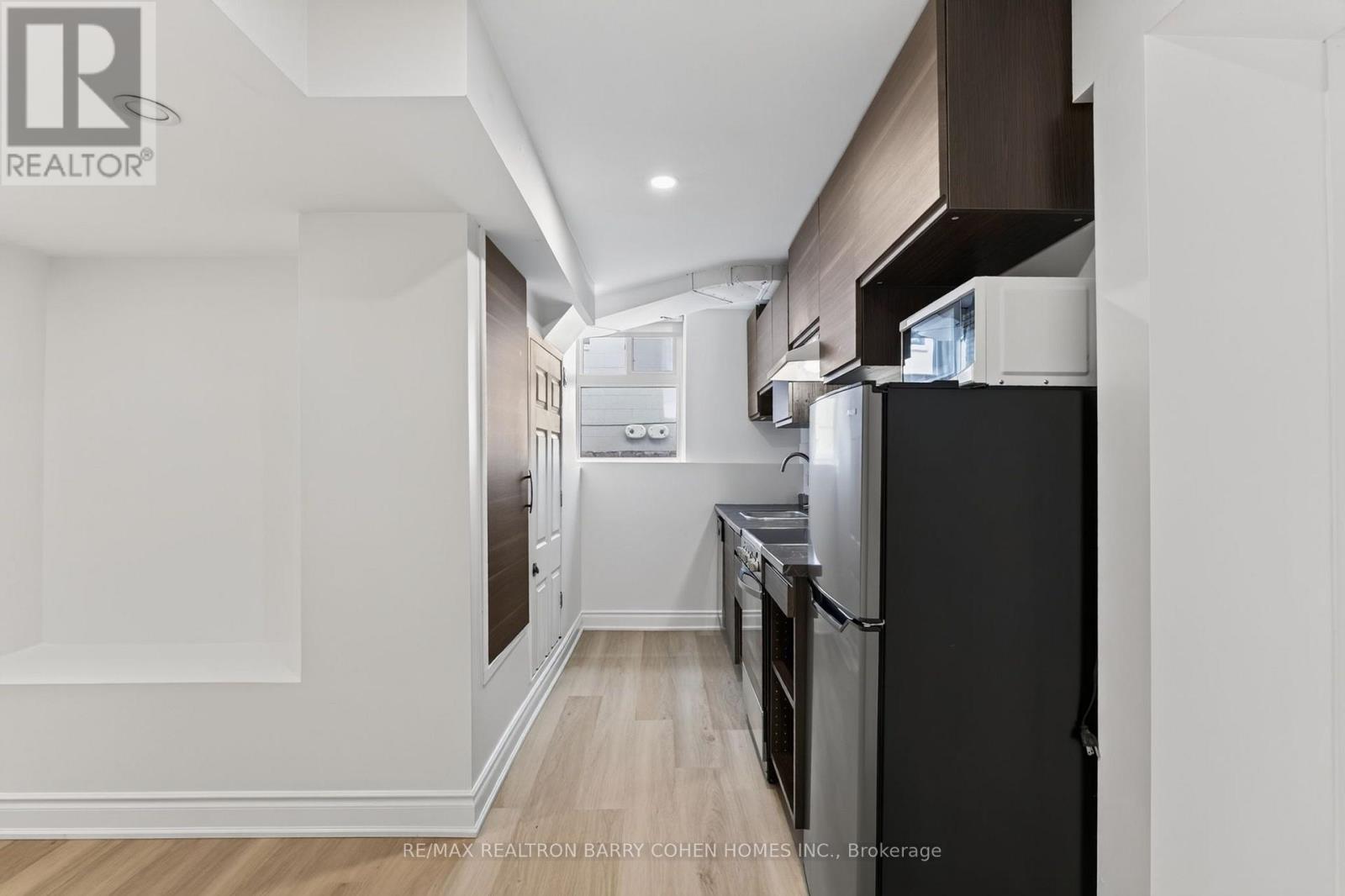 LOWER - 371 HOWLAND AVENUE, Toronto (Casa Loma) — photo 8