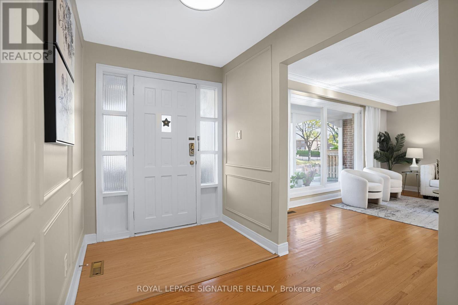 43 Kathrose Drive, Toronto, ON photo 3