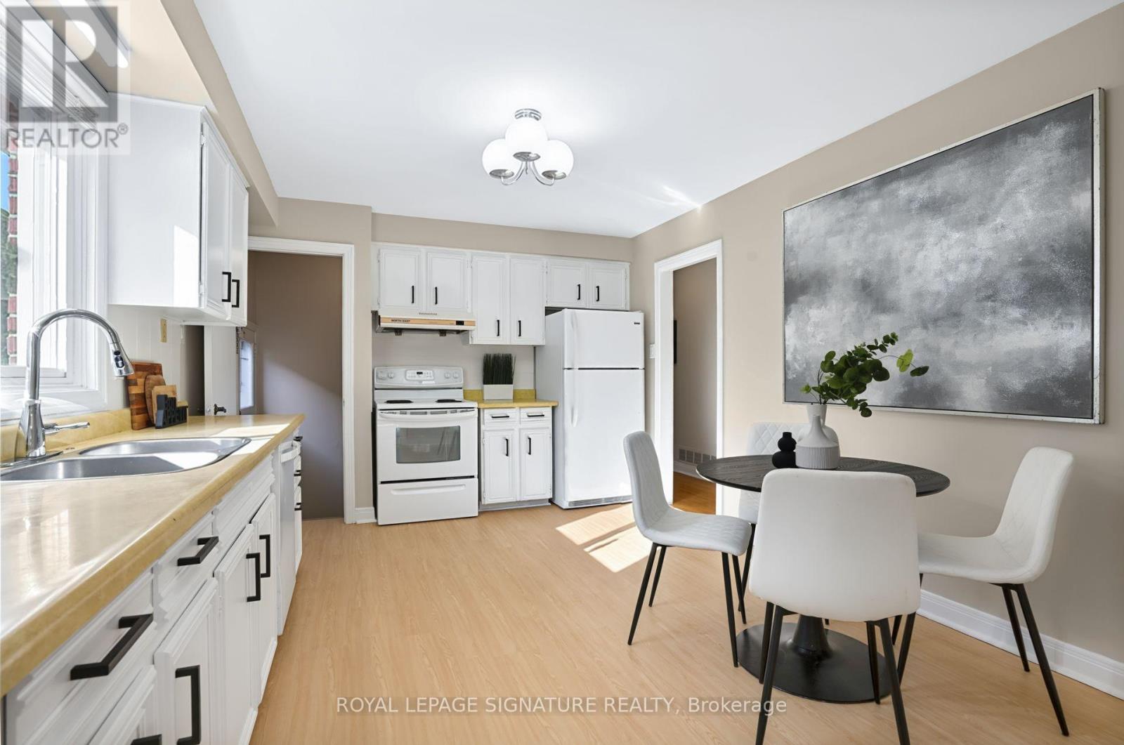 43 Kathrose Drive, Toronto, ON photo 6