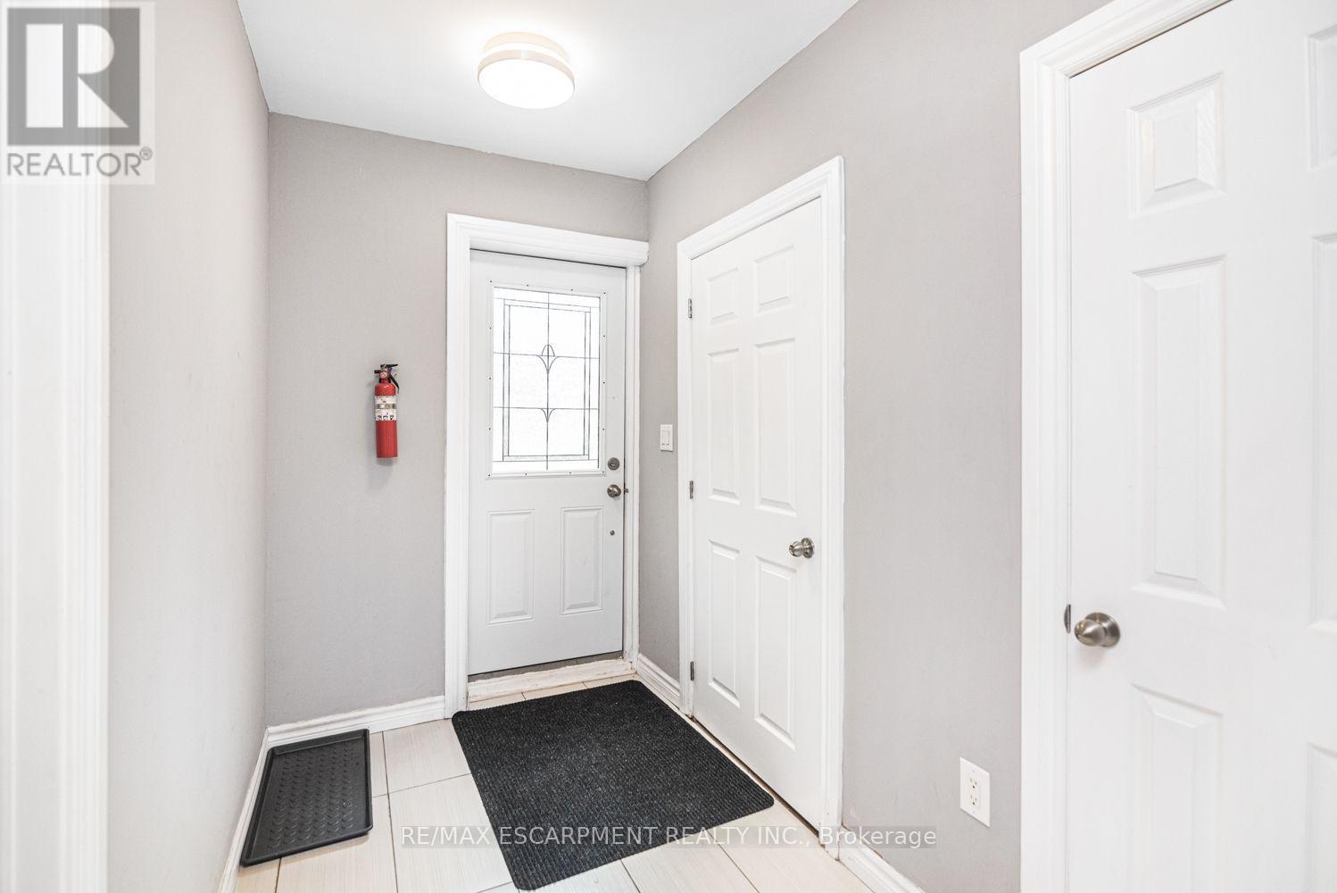 B - 70 PALACE STREET, Brantford — photo 3