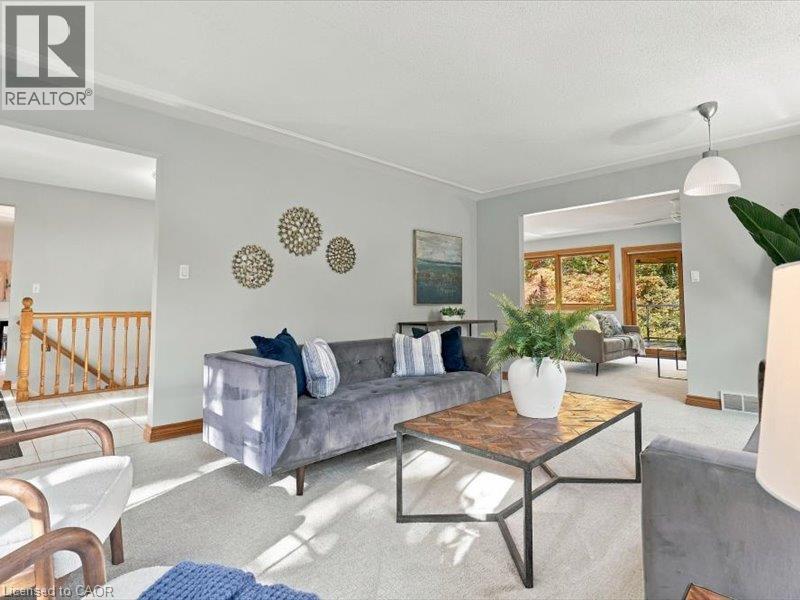 36 MAPLE HILL Drive, Kitchener — photo 11