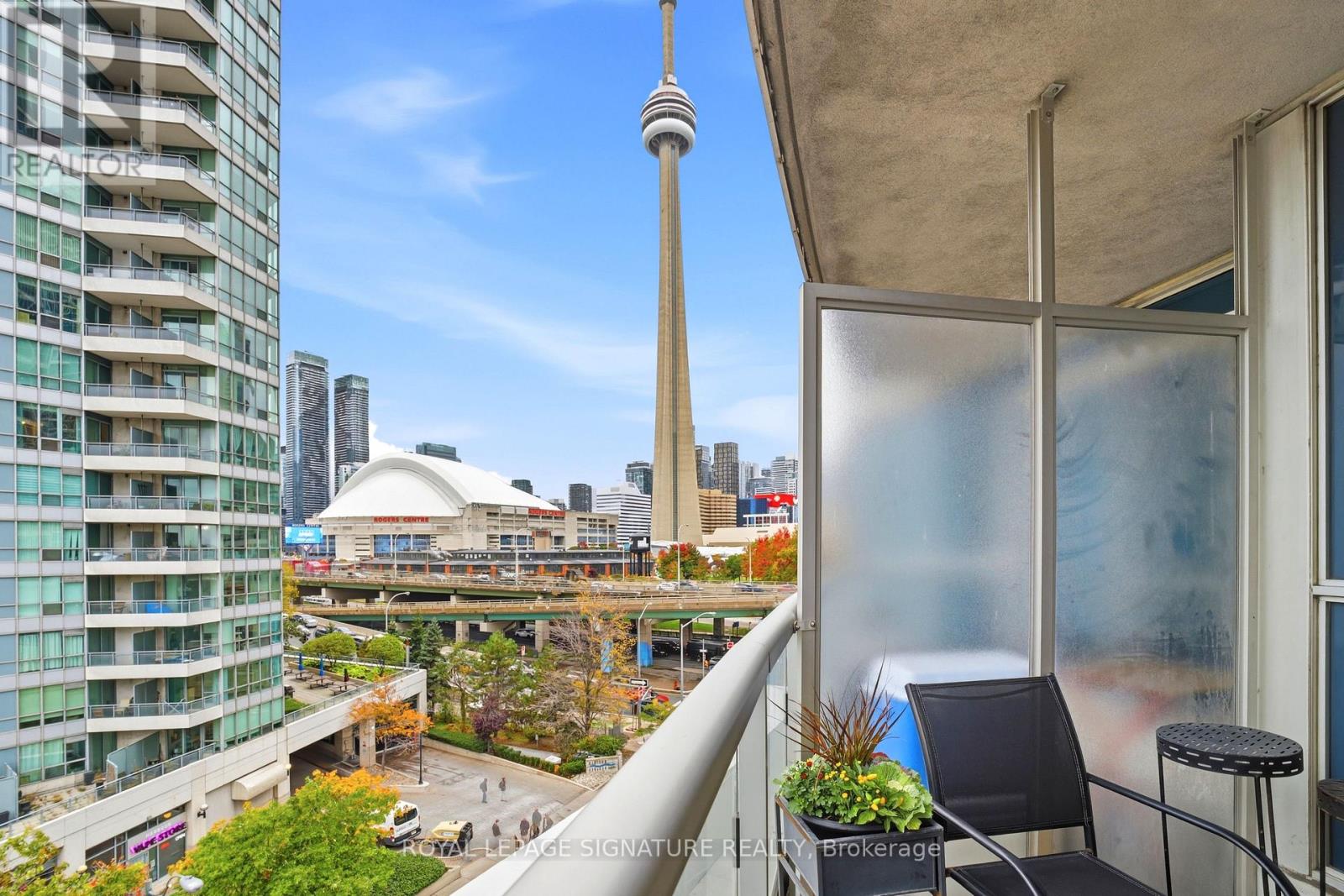 #510 218 QUEENS QUAY W - 19