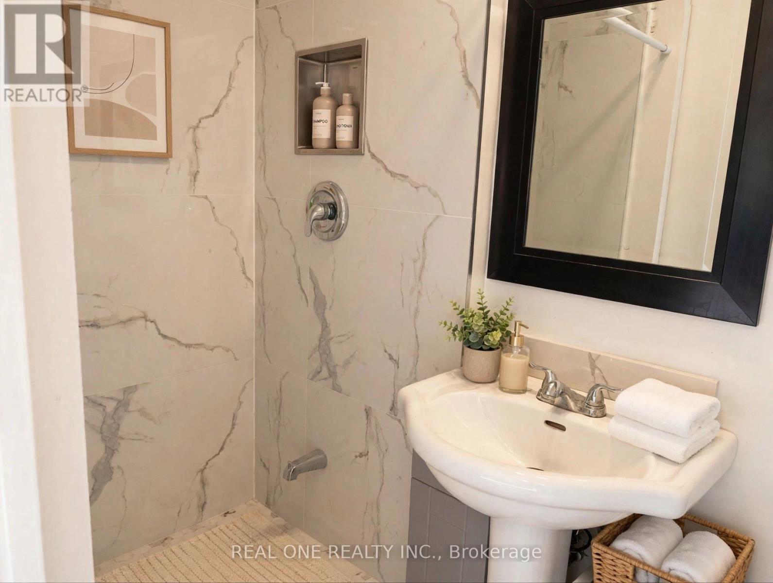 149 Bishop Avenue, Toronto, ON photo 12
