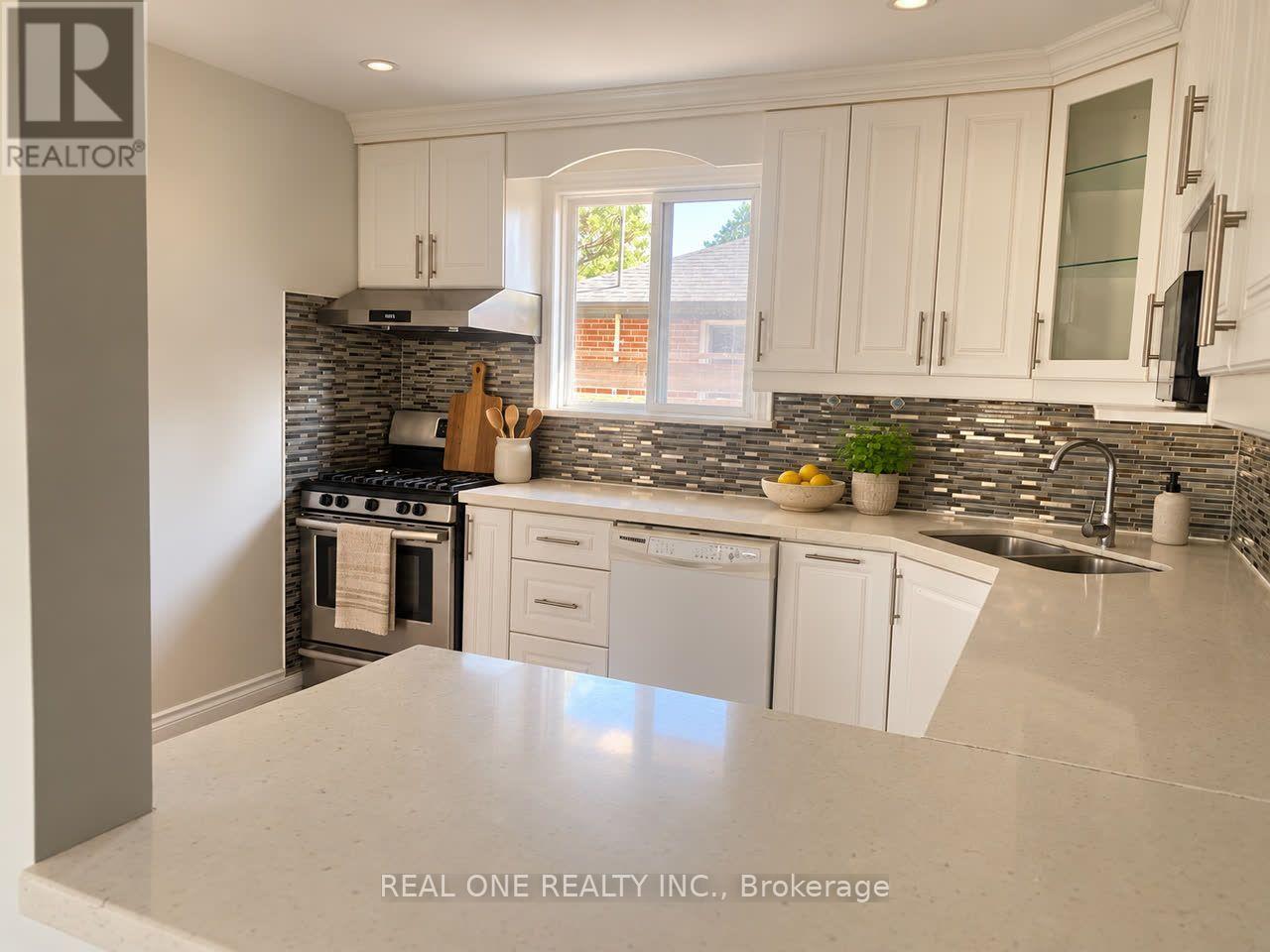 149 Bishop Avenue, Toronto, ON photo 9