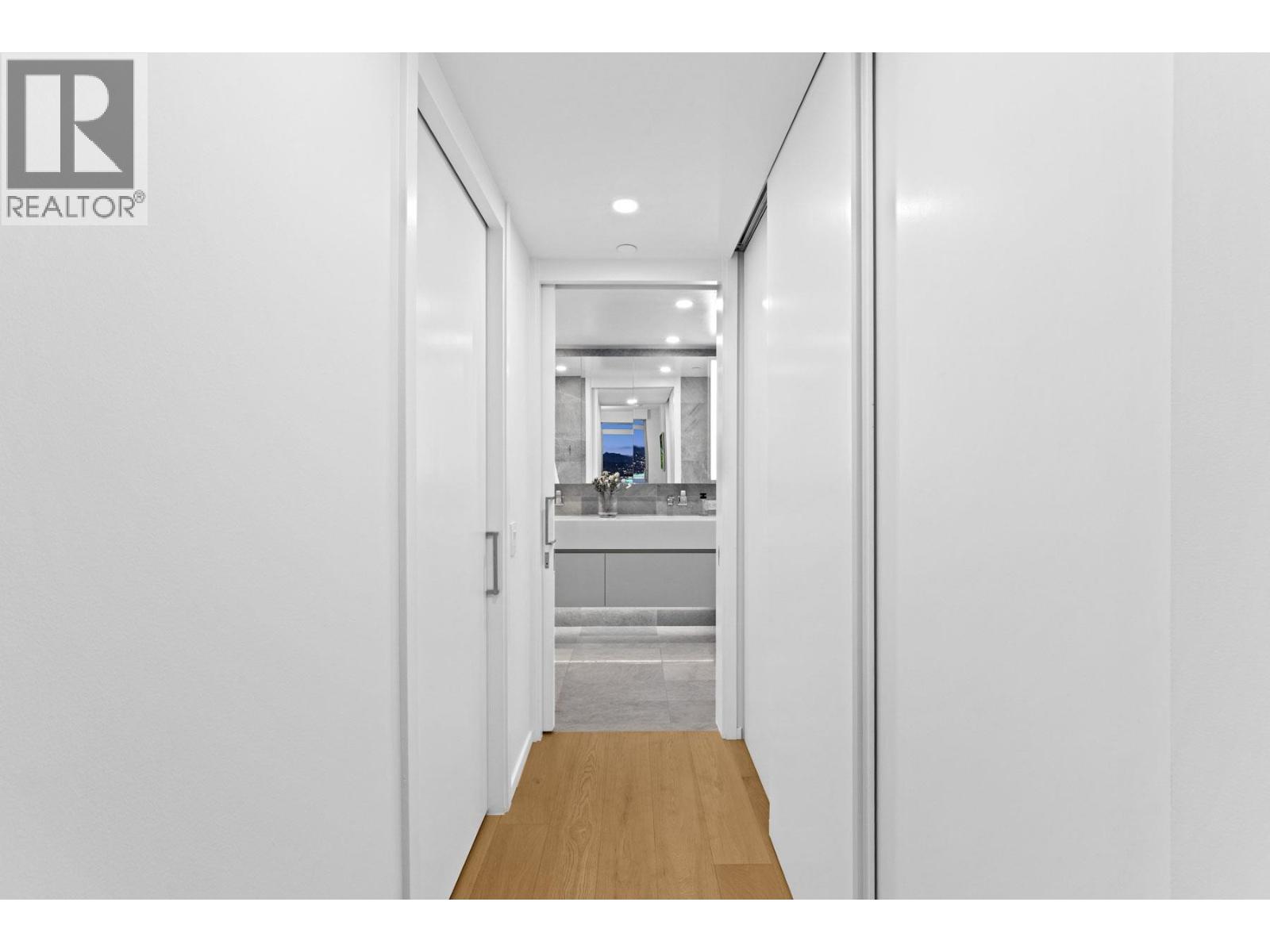 Photo of 2903 889 PACIFIC STREET 18