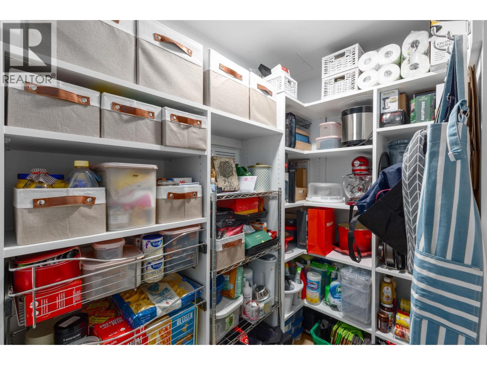 Photo of 2903 889 PACIFIC STREET 21