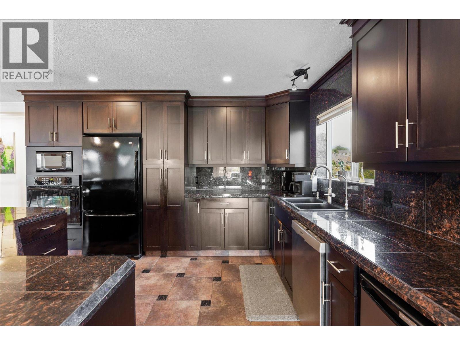 2430 Chieftain Road - 6