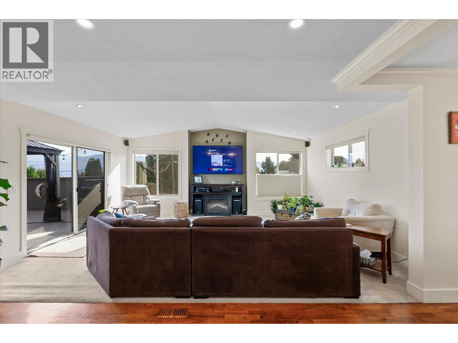 2430 Chieftain Road - 11
