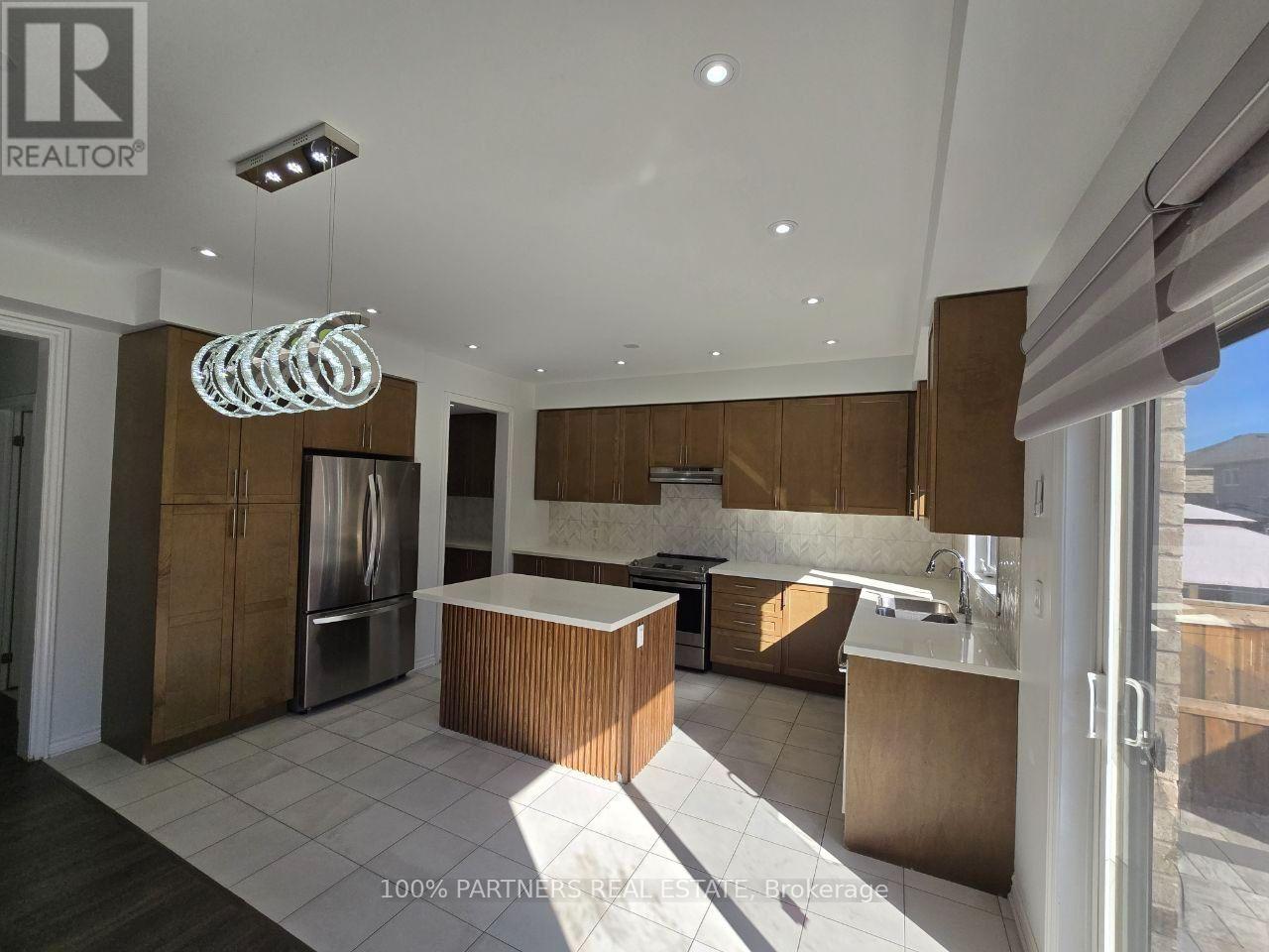219 William Fair Drive, Clarington, ON photo 3