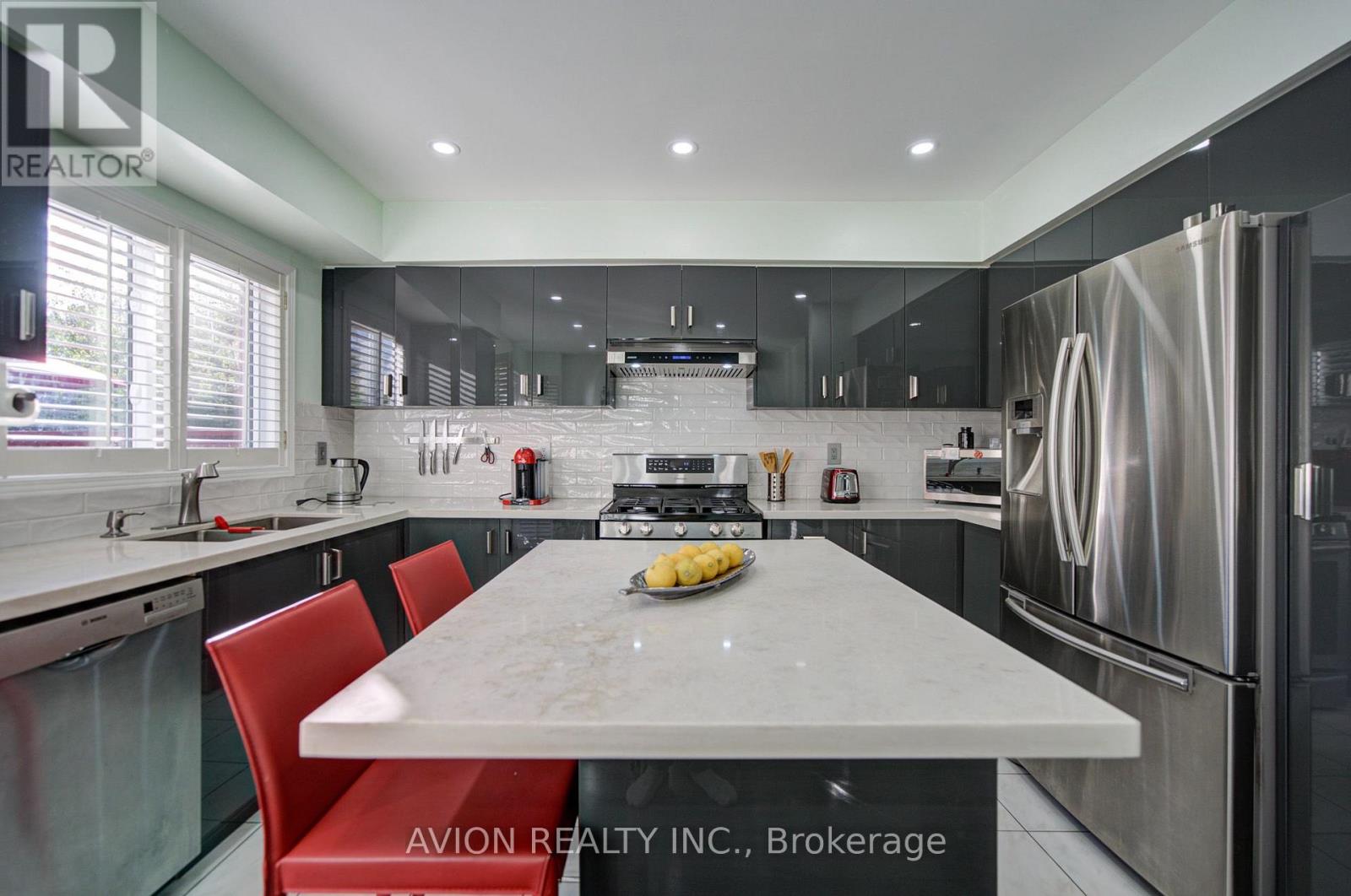17 Indigo Street, Richmond Hill, ON photo 10