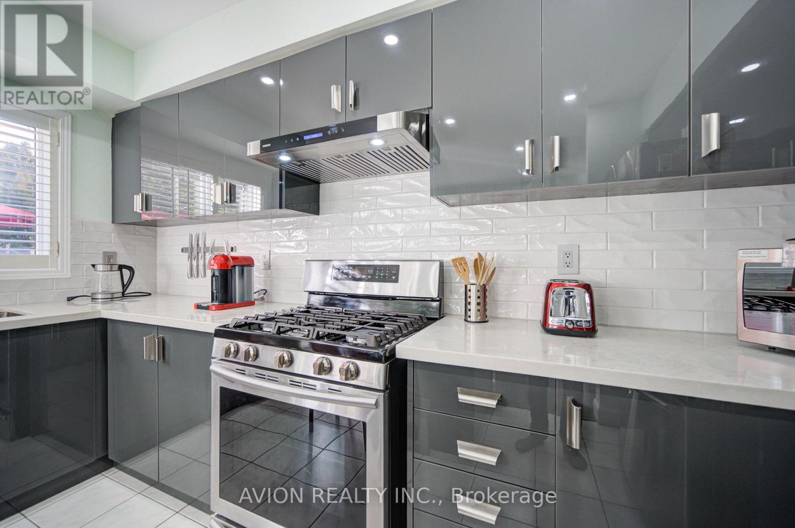17 Indigo Street, Richmond Hill, ON photo 11
