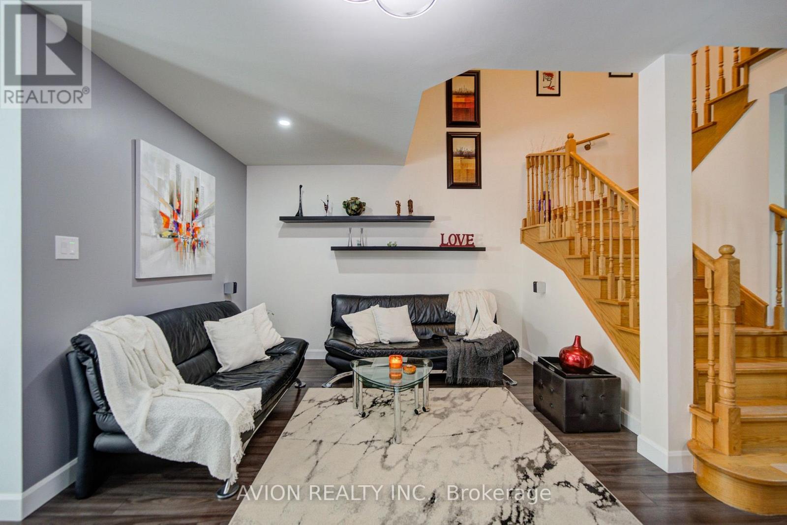 17 Indigo Street, Richmond Hill, ON photo 5