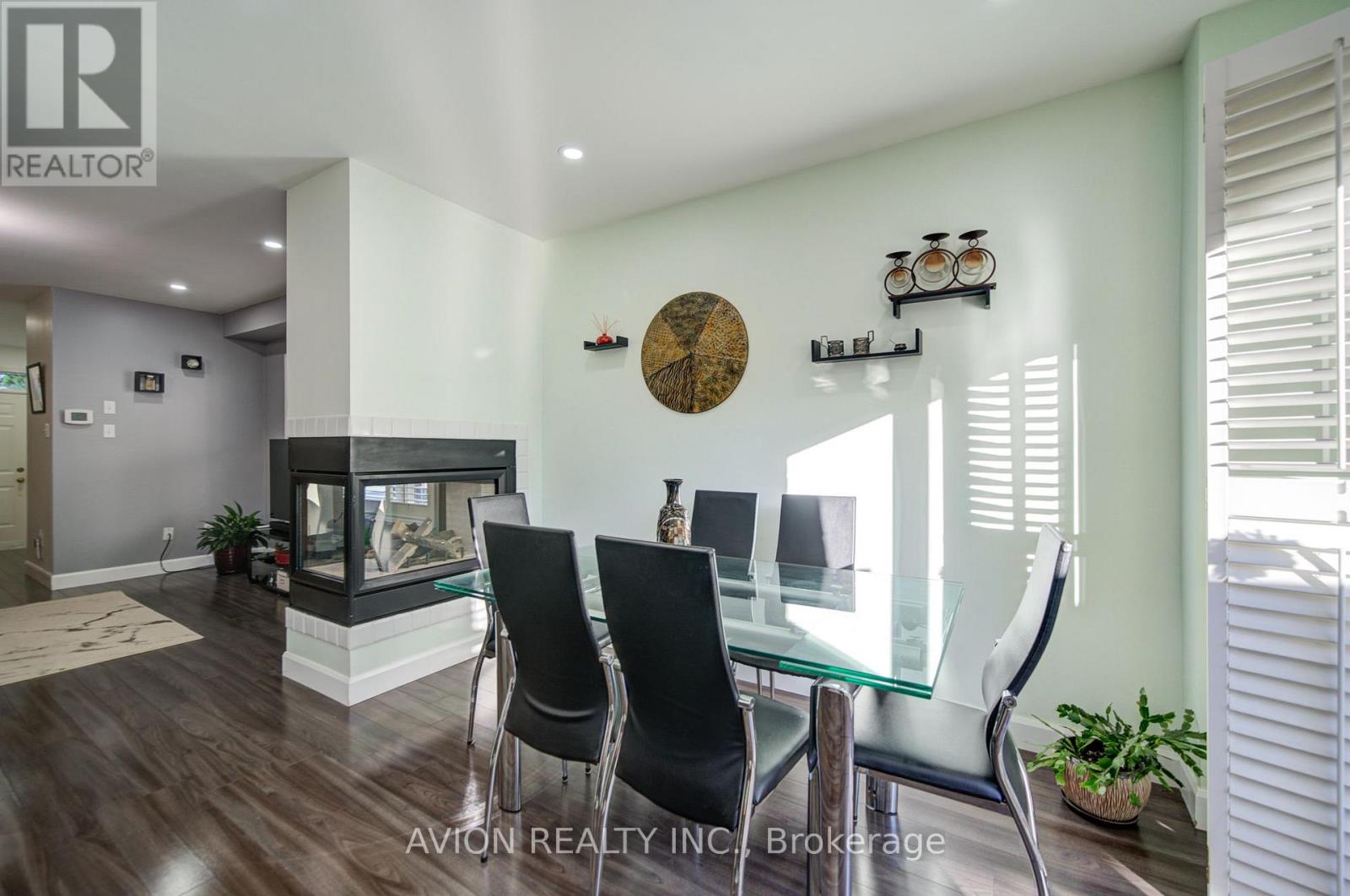 17 Indigo Street, Richmond Hill, ON photo 8