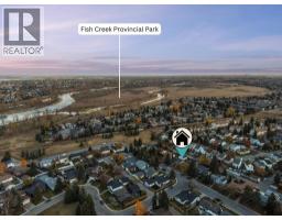 5pc Bathroom - 423 Queen Anne Way Se, Calgary, AB T2J4R8 Photo 6
