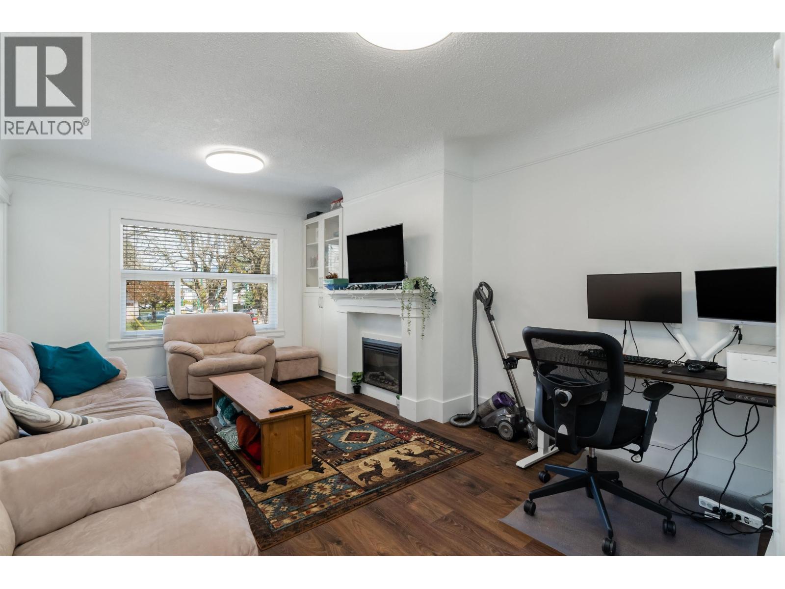 28xx W 6TH AVENUE, Vancouver - Image 1
