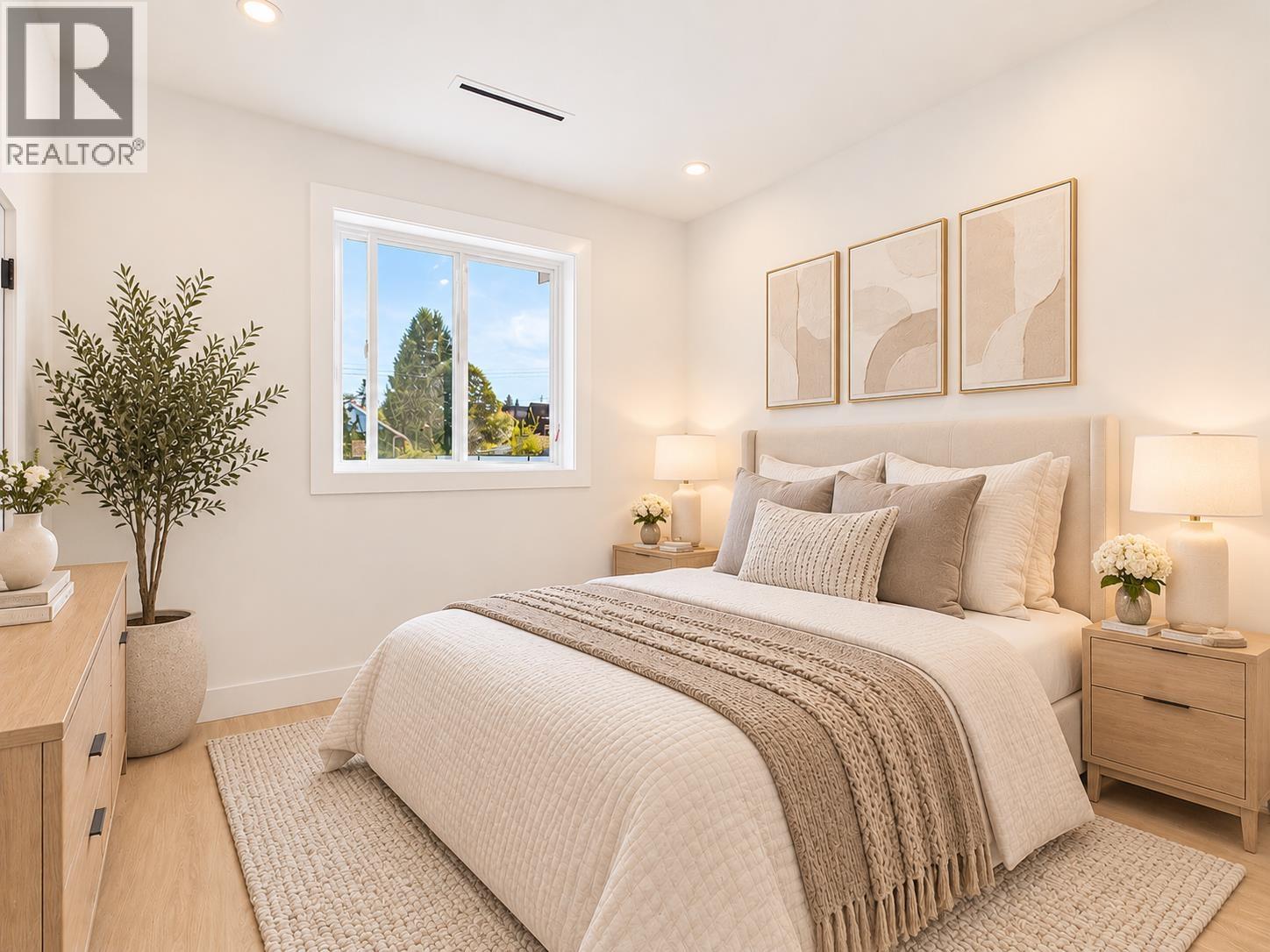 Photo of 1 122 EIGHTH AVENUE 37