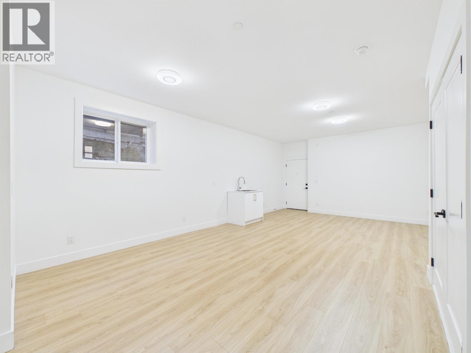 Photo of 1 122 EIGHTH AVENUE 34